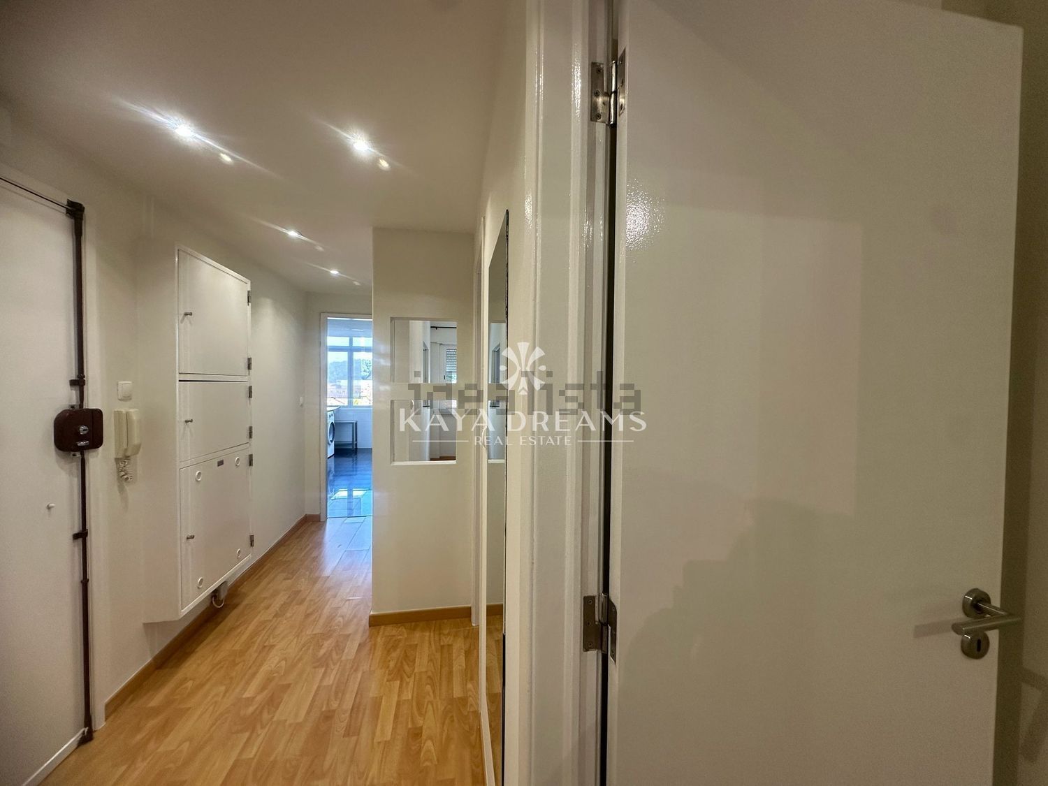 出租公寓 t2在Alto dos Moinhos - 过道