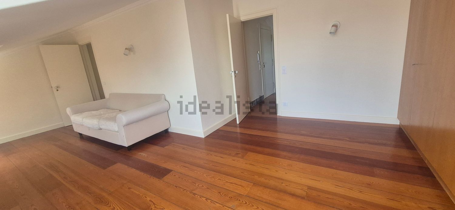 出租顶层公寓在Rua Ribeiro Sanches - 客厅