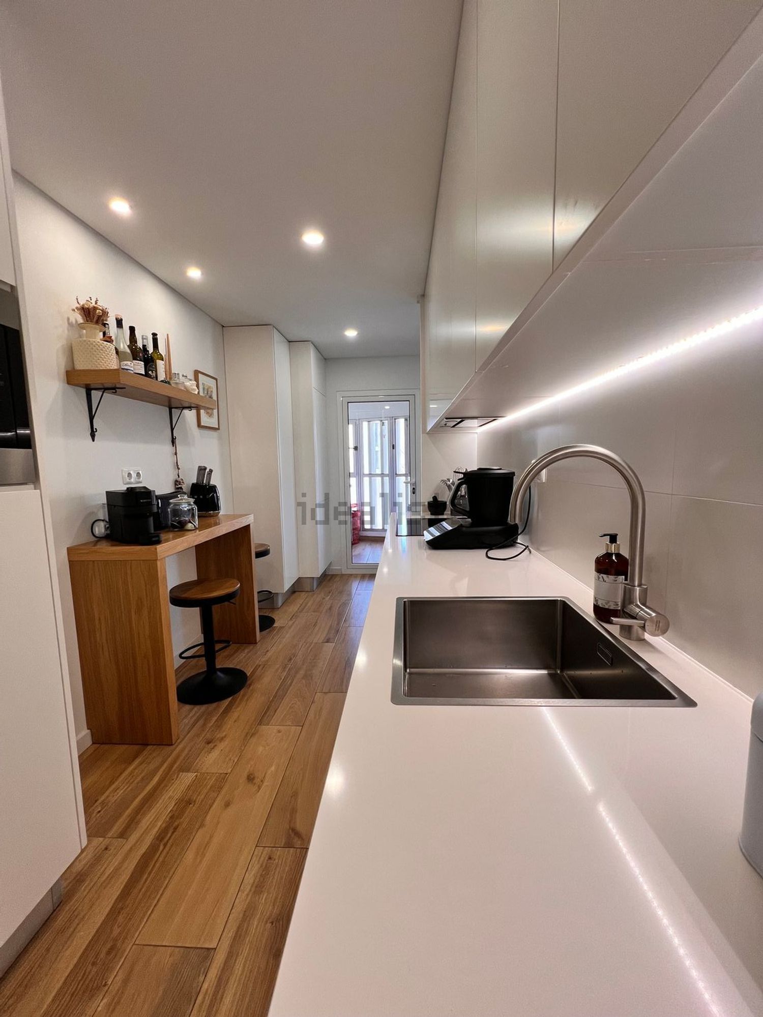 出租公寓 t3在Rua Guiomar Torresão, 61 - 厨房