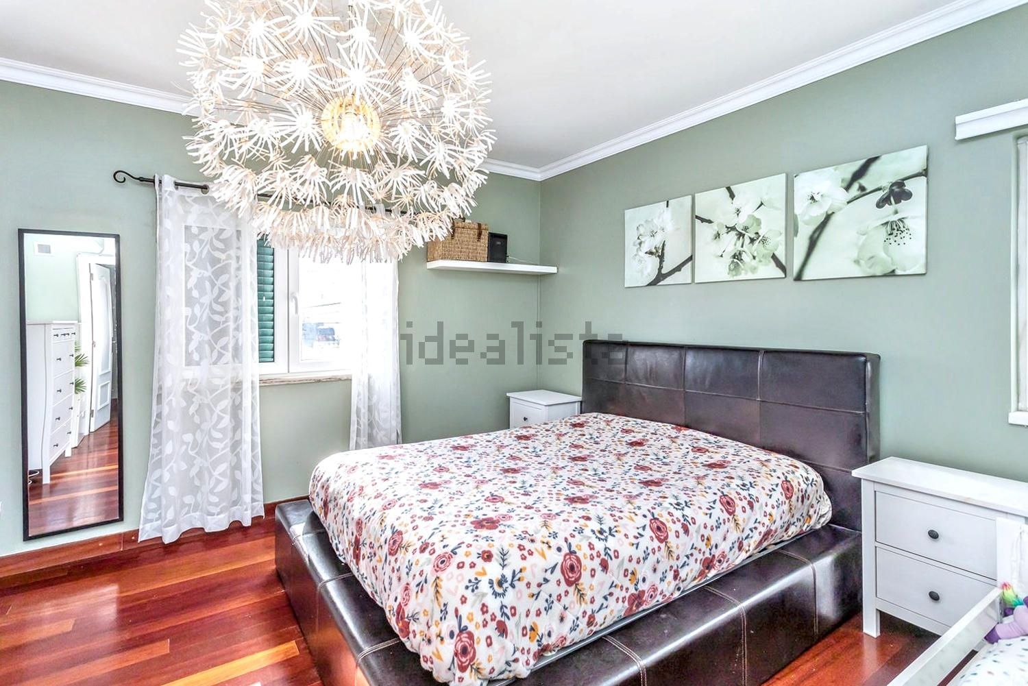 小楼房或独栋别墅出售在Rua dos Pintassilgos, 3 - 卧室