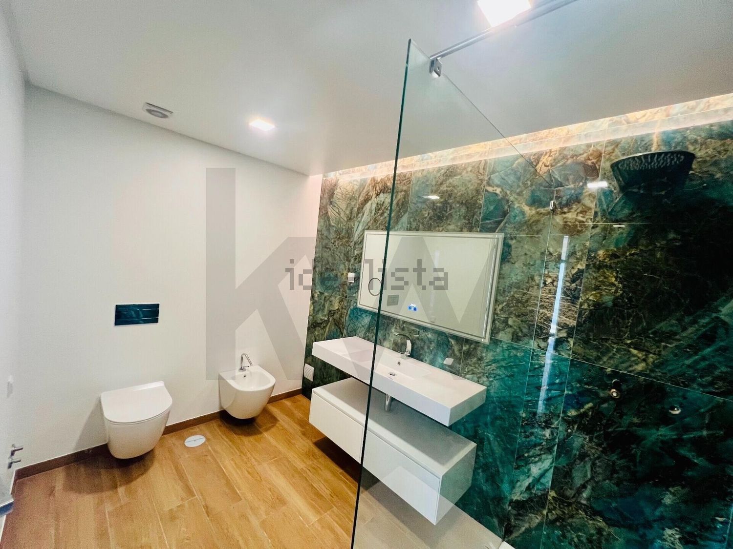 小楼房或独栋别墅出售在Rua das Salemas s/n - 卫生间