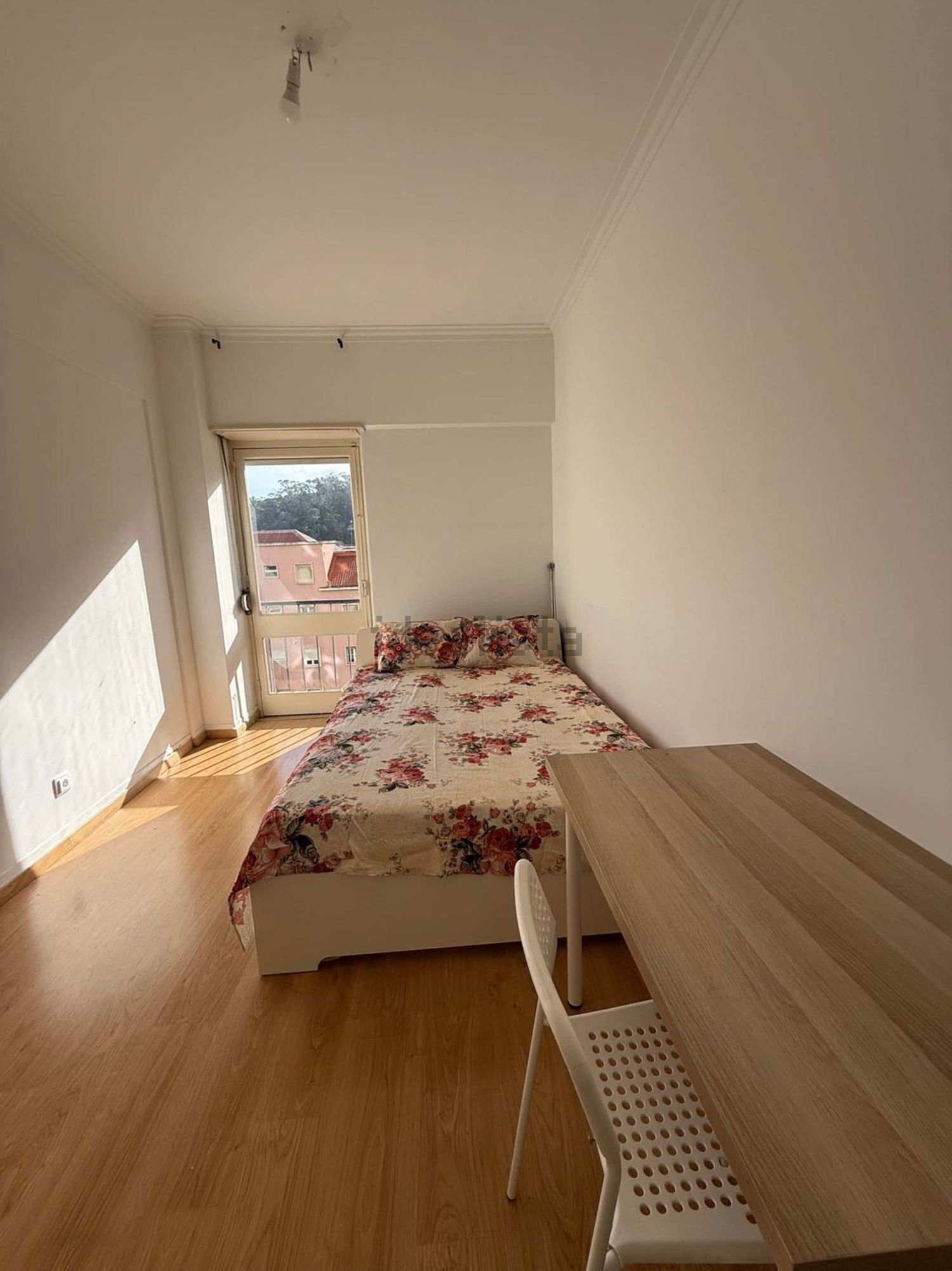 出租房间在Estrada de Benfica s/n - 卧室