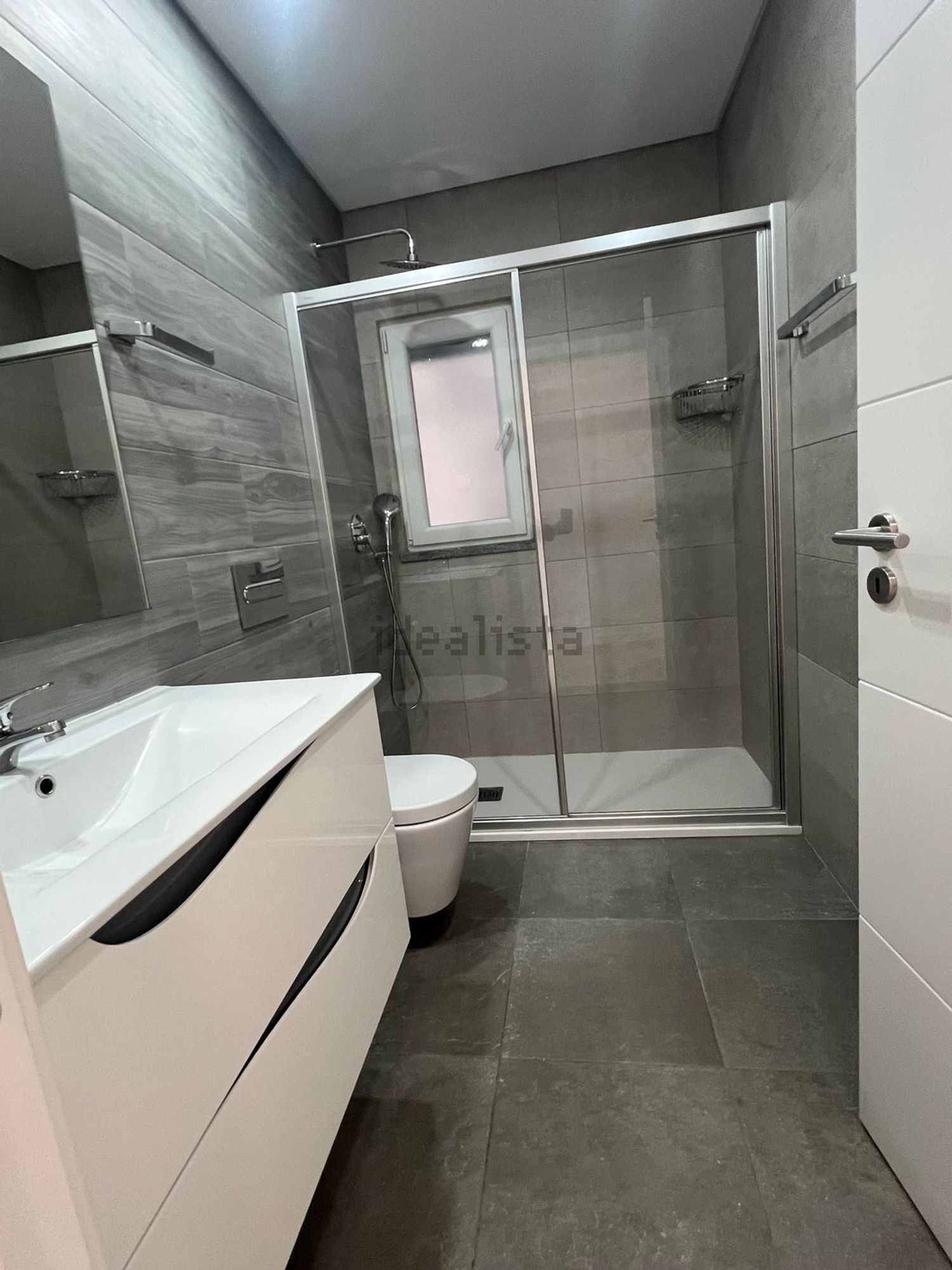 出租双拼别墅在Avenida do Seixal, 109 - 卫生间