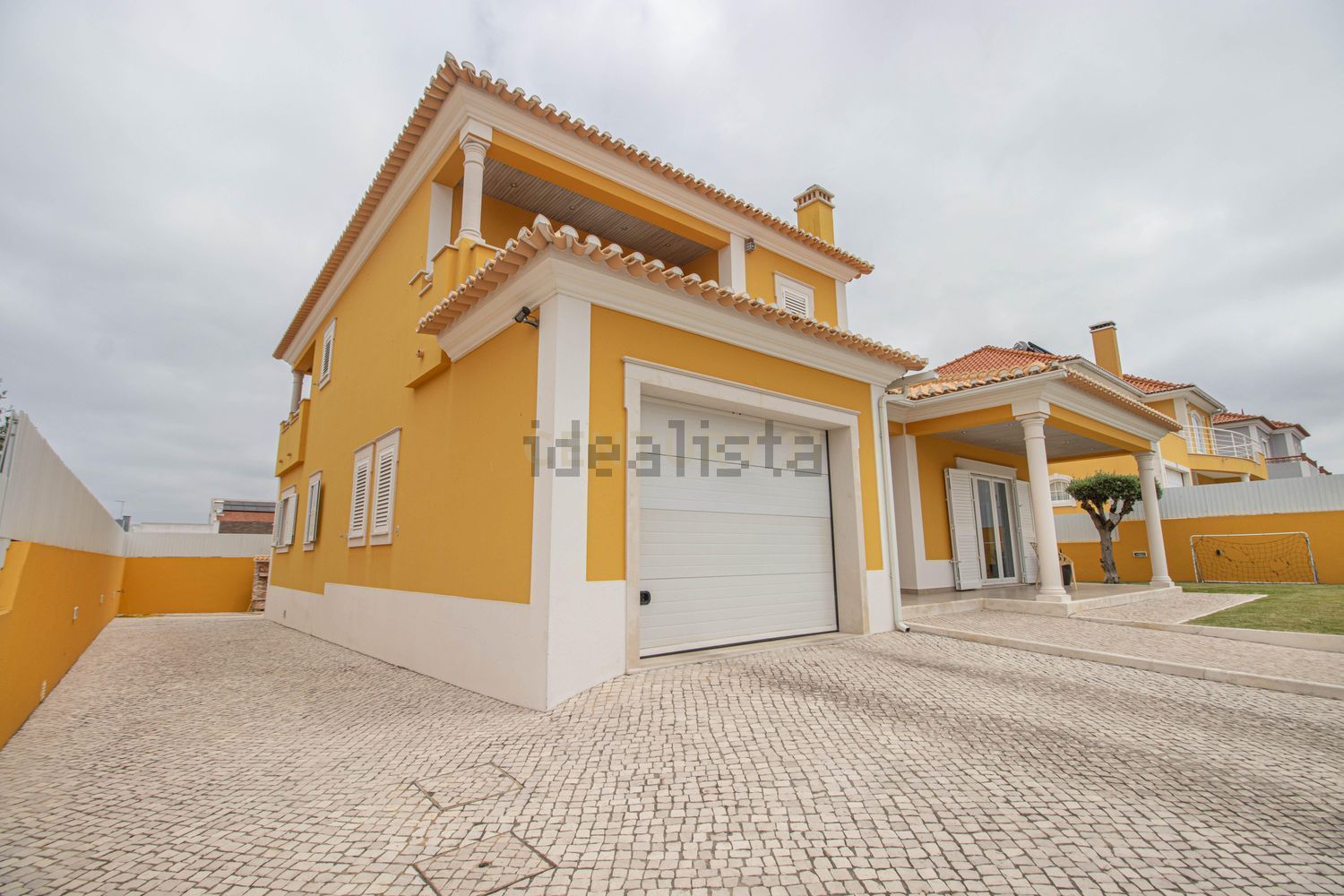 小楼房或独栋别墅出售在Rua Joane Mendes Botelho - 外立面