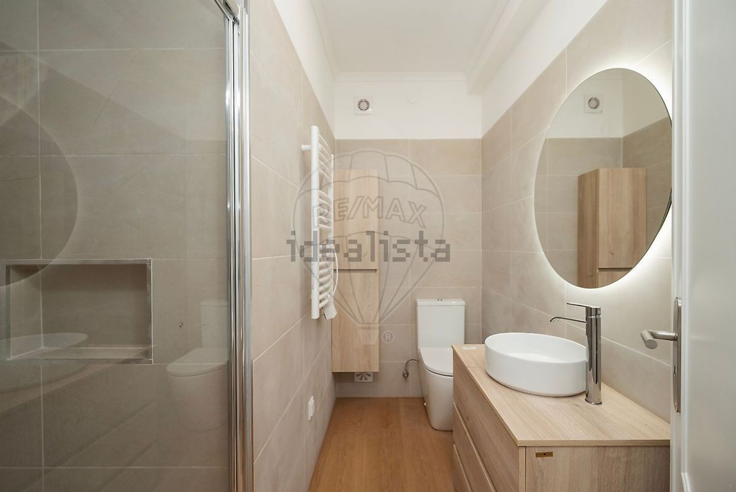 公寓 t2出售在Rua Luís Pastor de Macedo - 卫生间