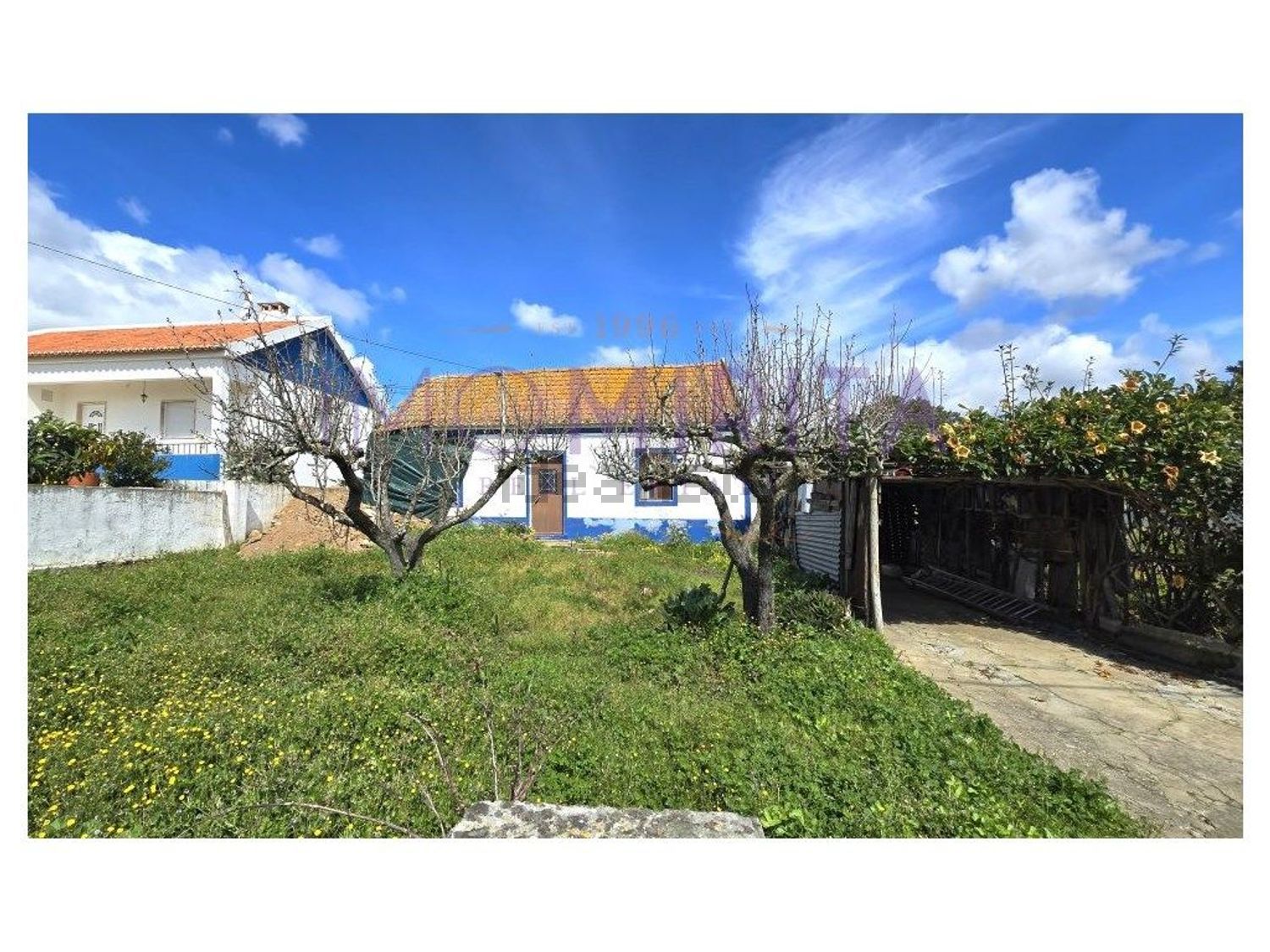 小楼房或独栋别墅出售在Rua do Chafariz - 花园