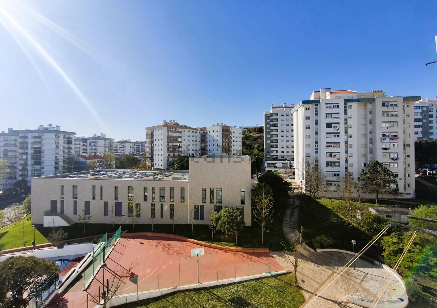 公寓 t2出售在Rua Almeida Garrett - 视线