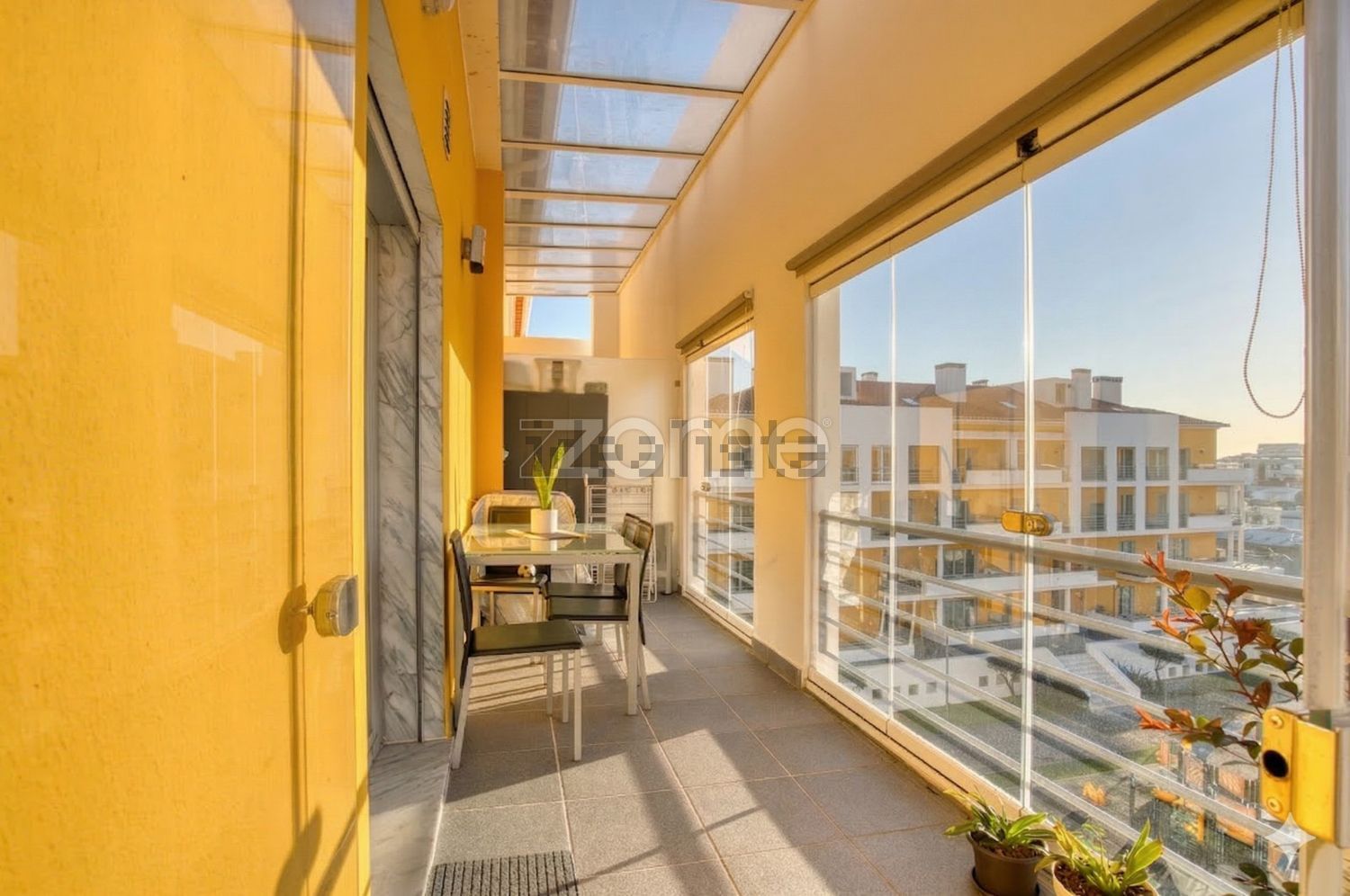 复式公寓出售在Rua dos Eucaliptos, 2 - 门廊