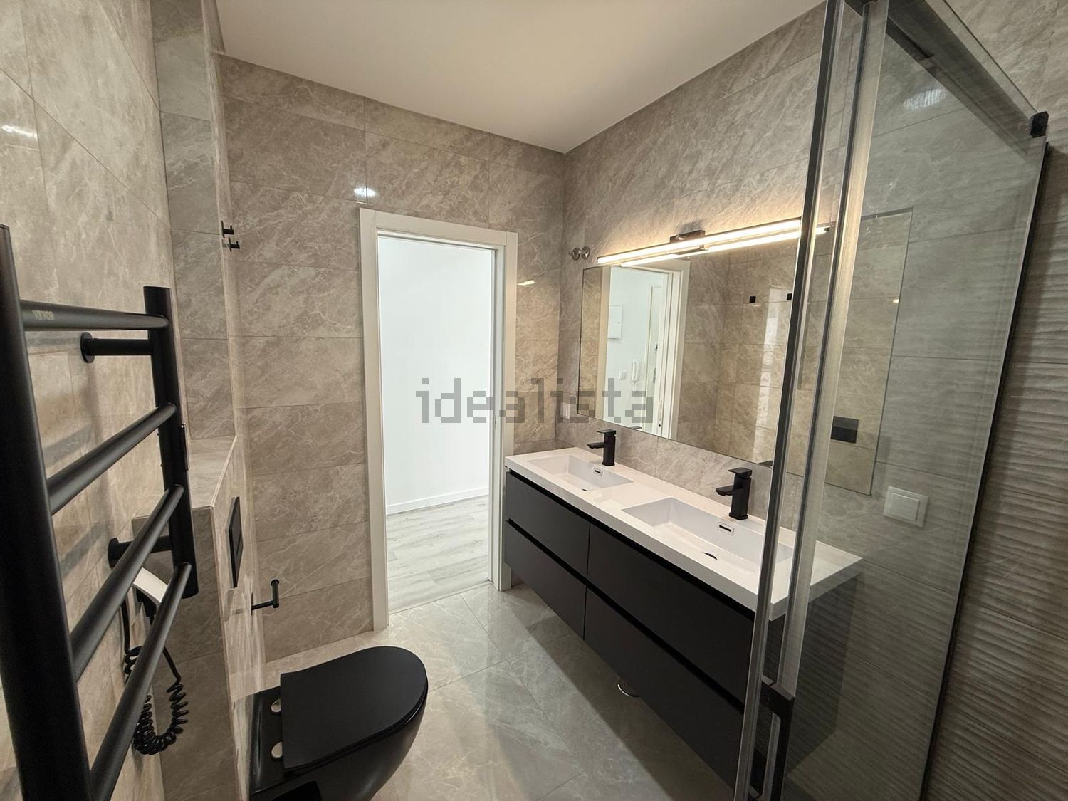 出租公寓 t3在Rua Fernando Pessoa, 19 - 卫生间