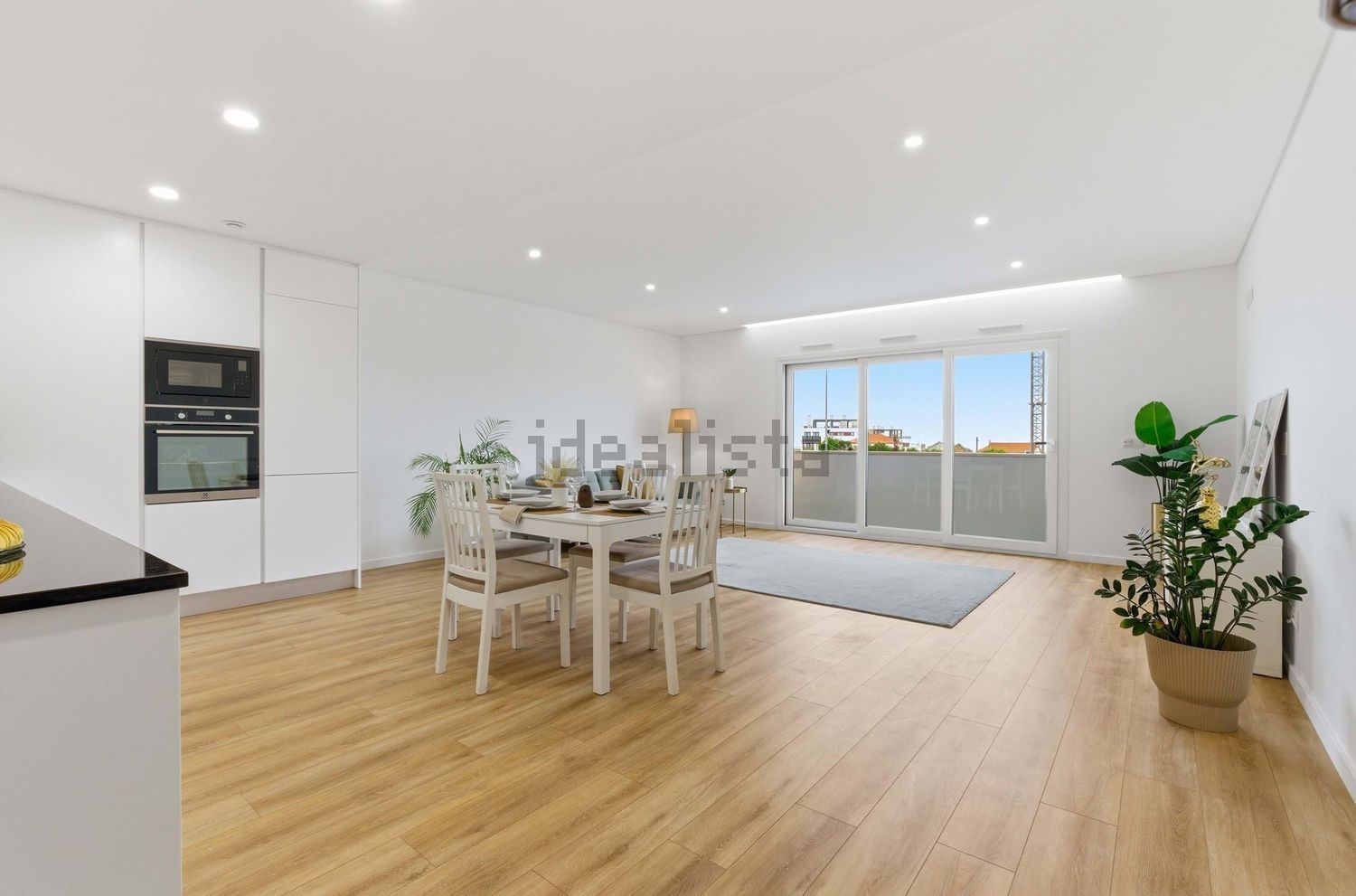 公寓 t2出售在Rua Coronel Vítor Alves - 客厅