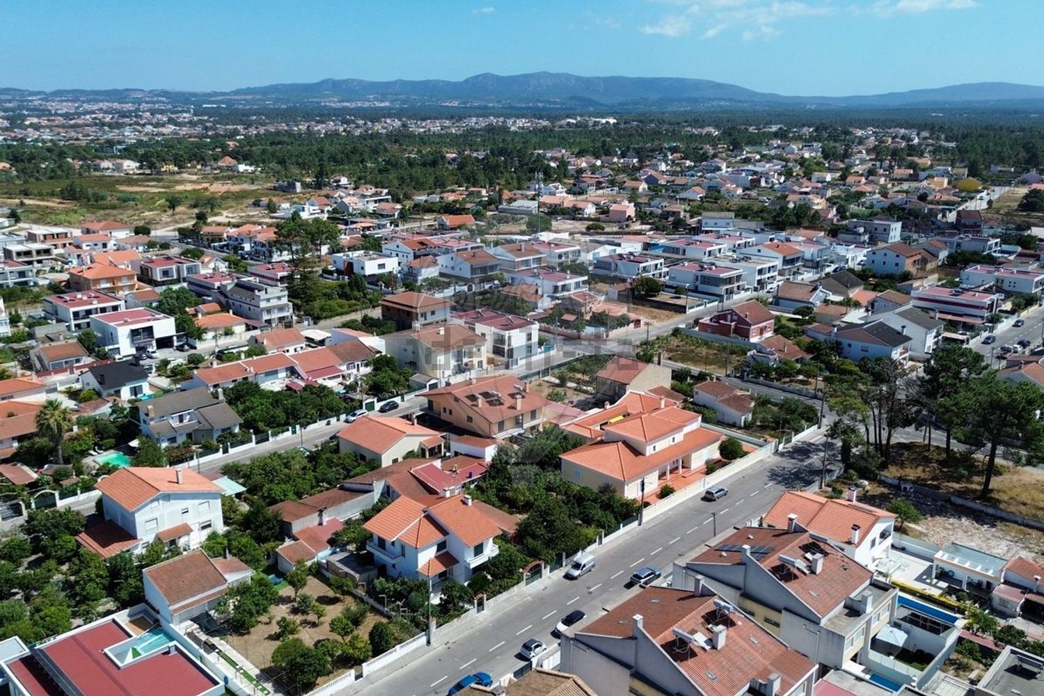 小楼房或独栋别墅出售在Rua Aquilino Ribeiro - 视线