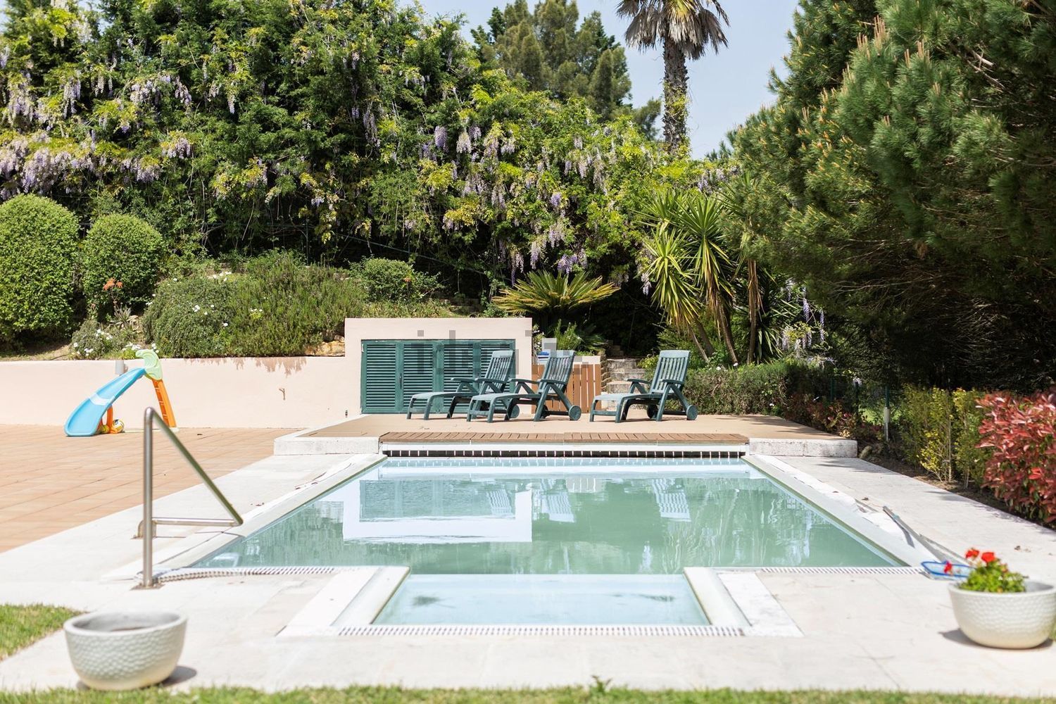 小楼房或独栋别墅出售在Rua da Mãe d'Água, 20 - 游泳池