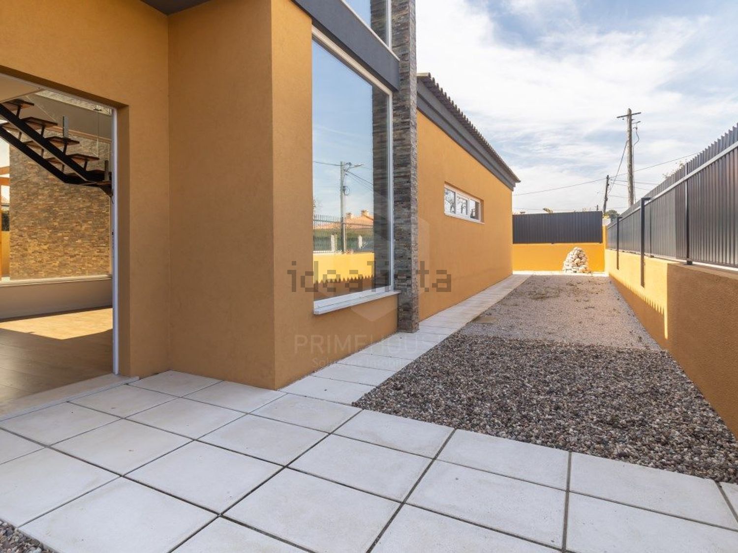 小楼房或独栋别墅出售在Rua das Galeotas, 14 - 阳台