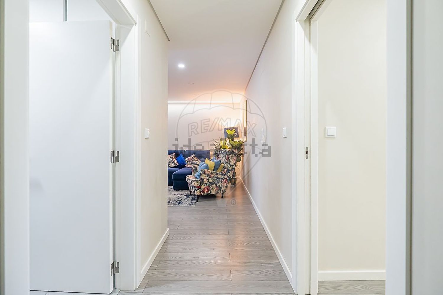 公寓 t3出售在Rua 25 de Abril de 1974 - 过道