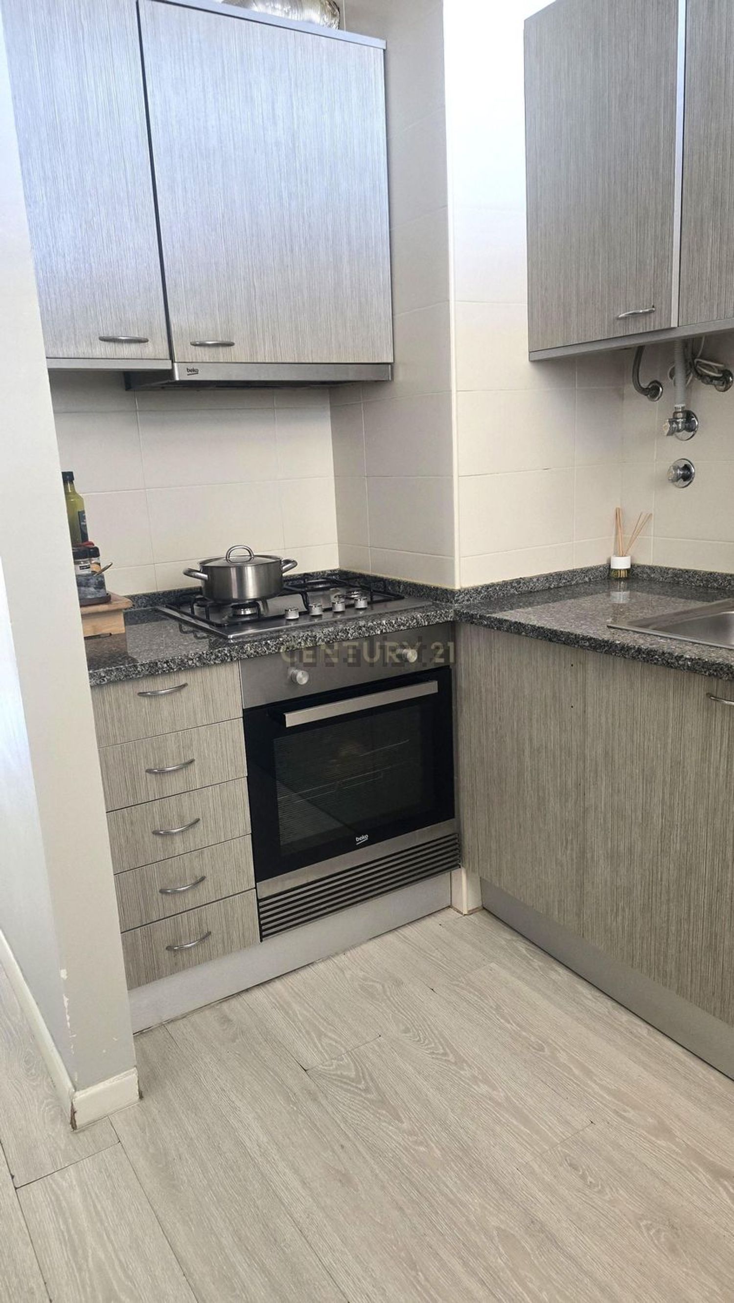 公寓 t2出售在Rua Guerra Junqueiro, 8 - 厨房