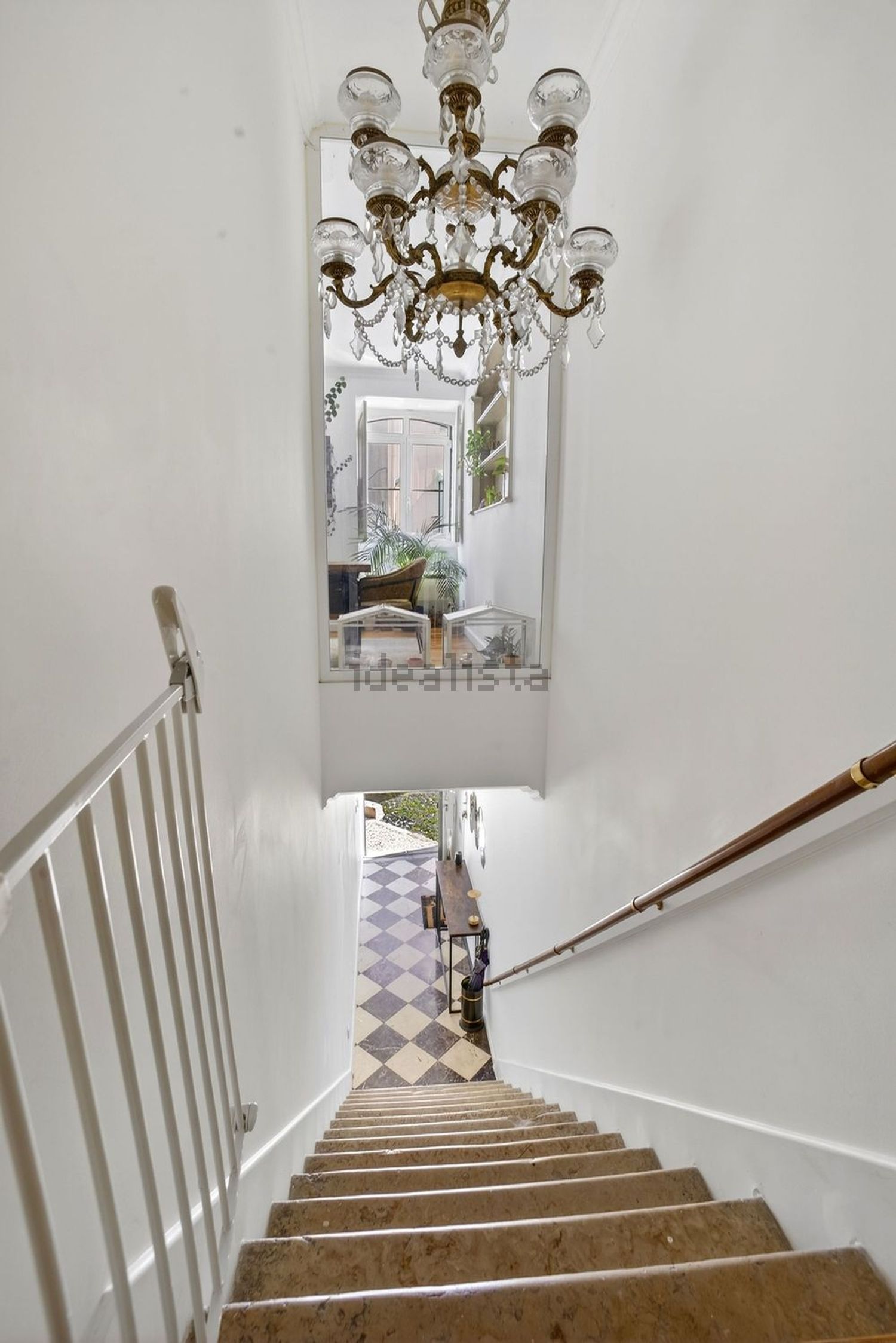 复式公寓出售在Rua Gilberto Rola - 楼梯