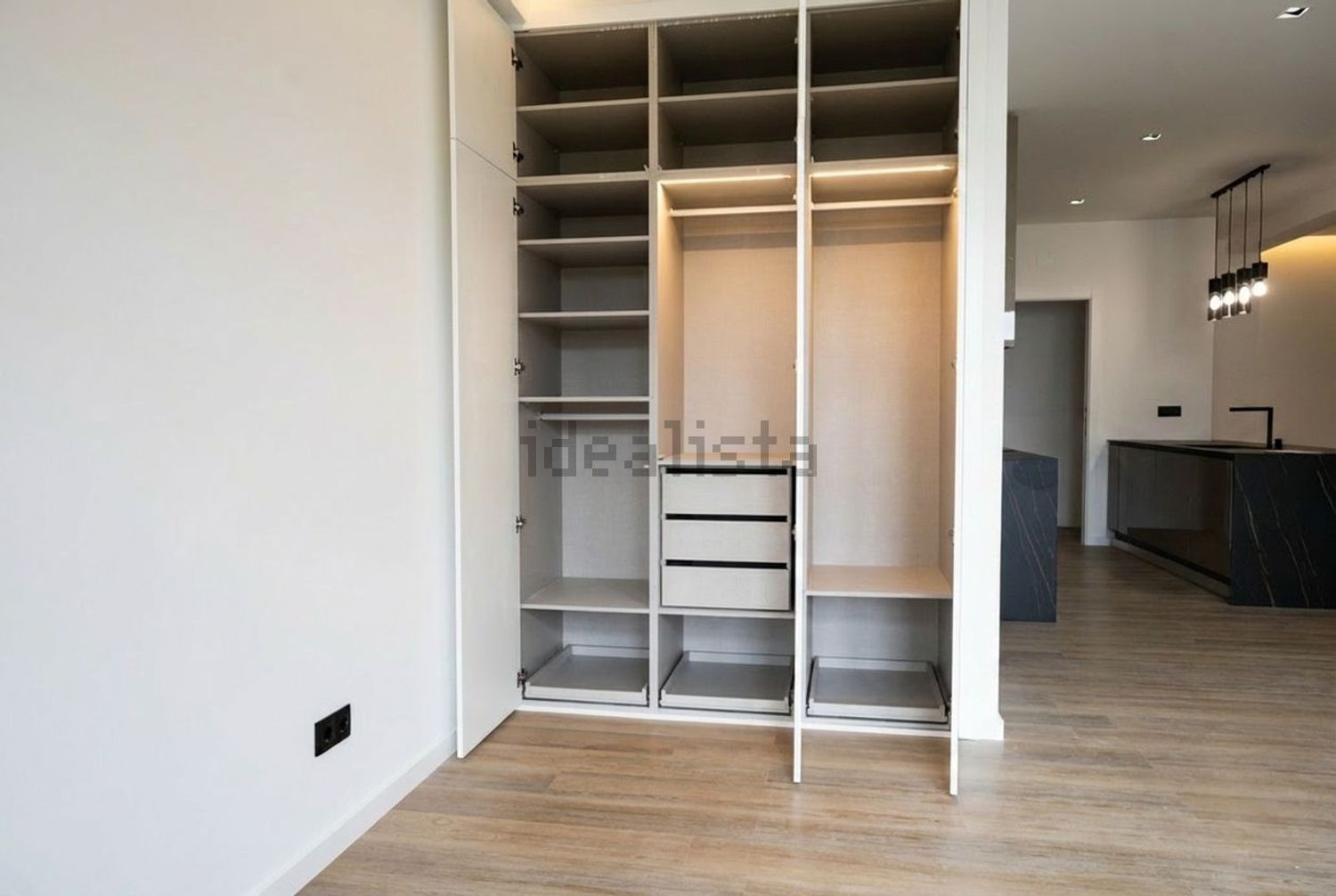 T0（单人公寓）出售在Rua Ruy Belo - 试衣间