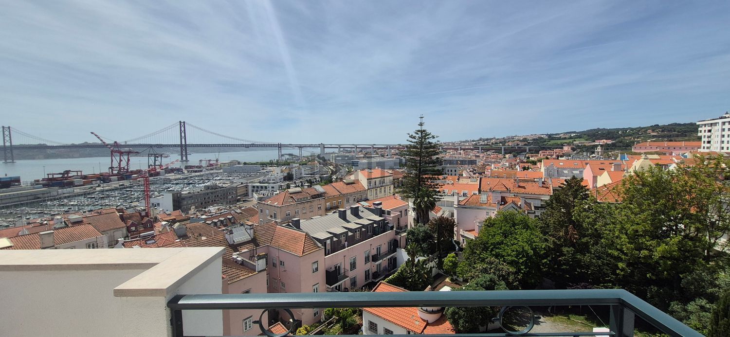 出租顶层公寓在Rua Ribeiro Sanches - 露台