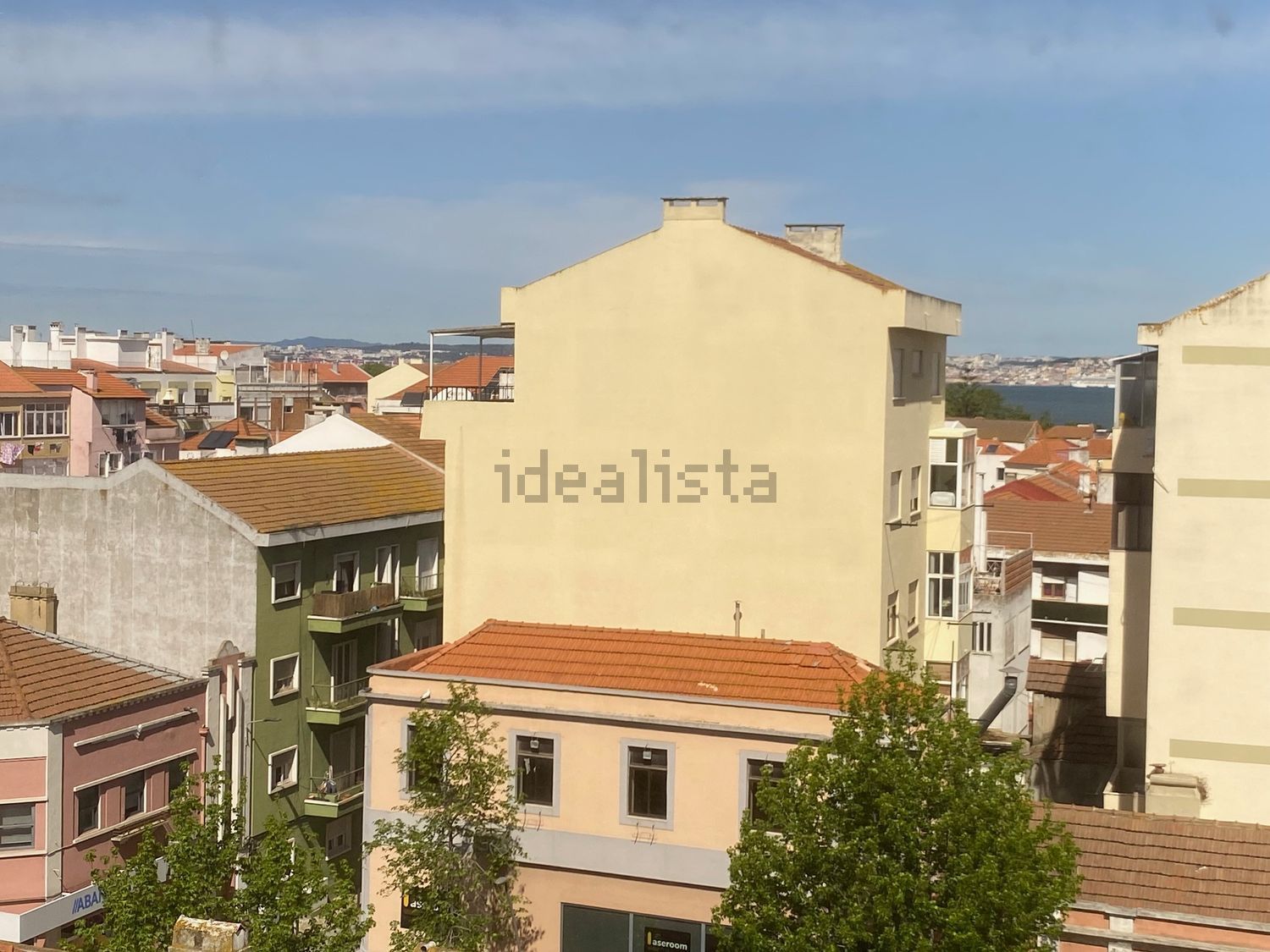 公寓 t2出售在Rua José Elias Garcia - 客厅