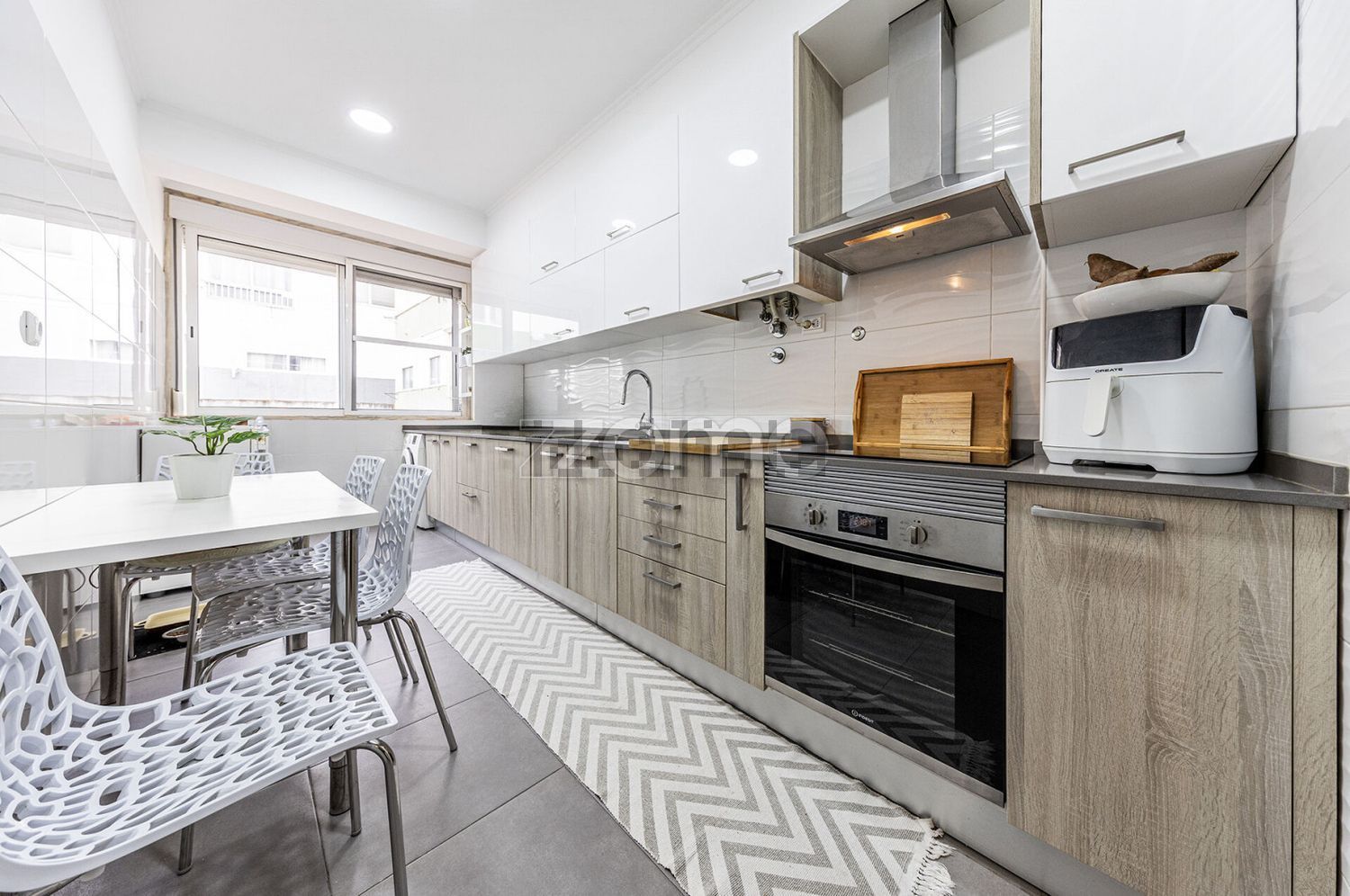 公寓 t2出售在Rua General Humberto Delgado, 41 - 厨房