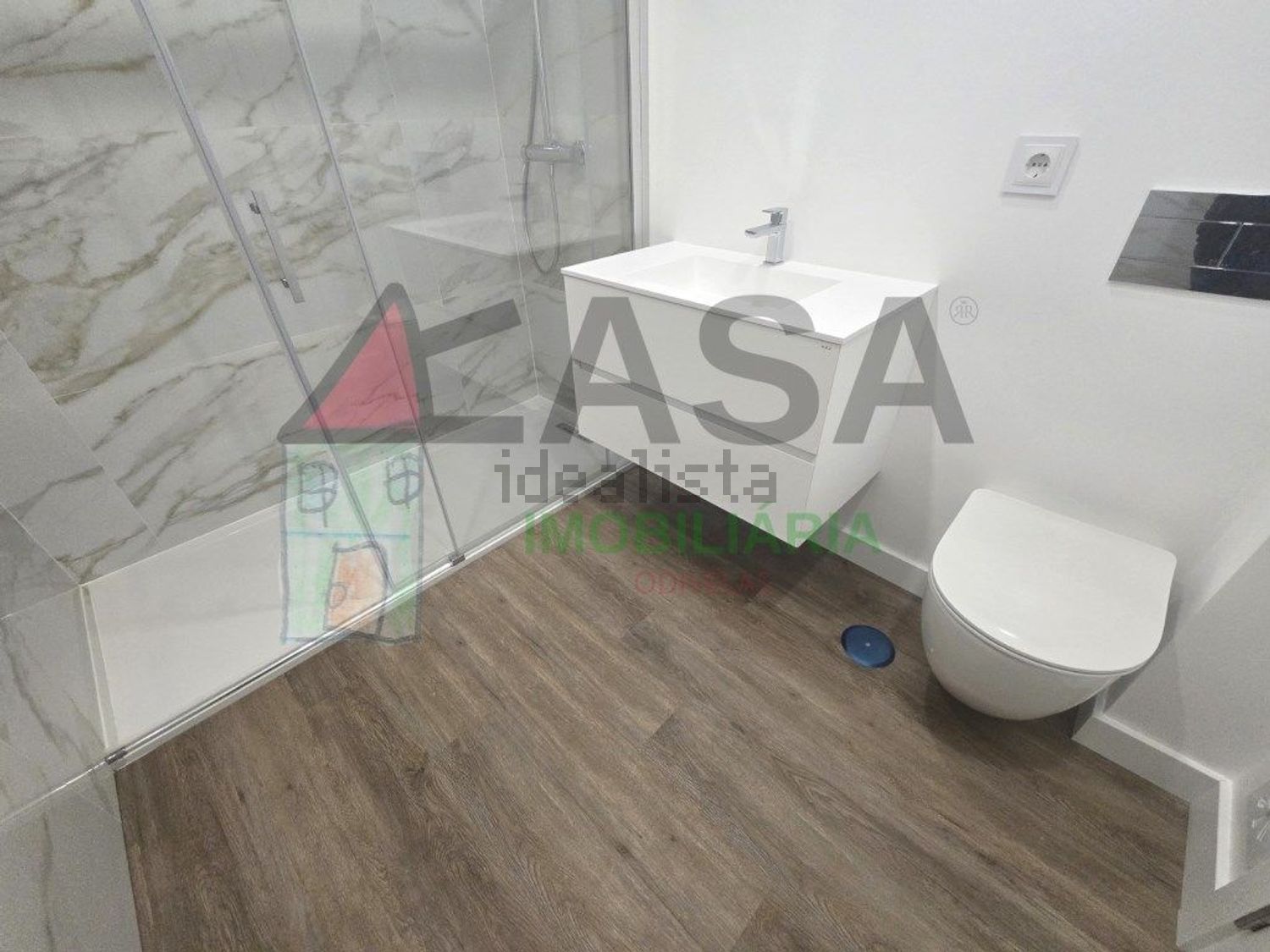 公寓 t2出售在Avenida Doutor António Silva Marques, 10 - 卫生间