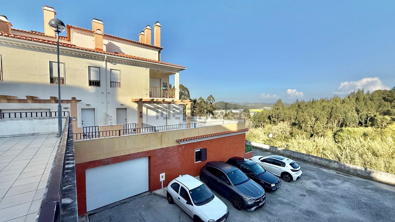 复式公寓出售在Rua das Glicínias, 2 a - 外立面