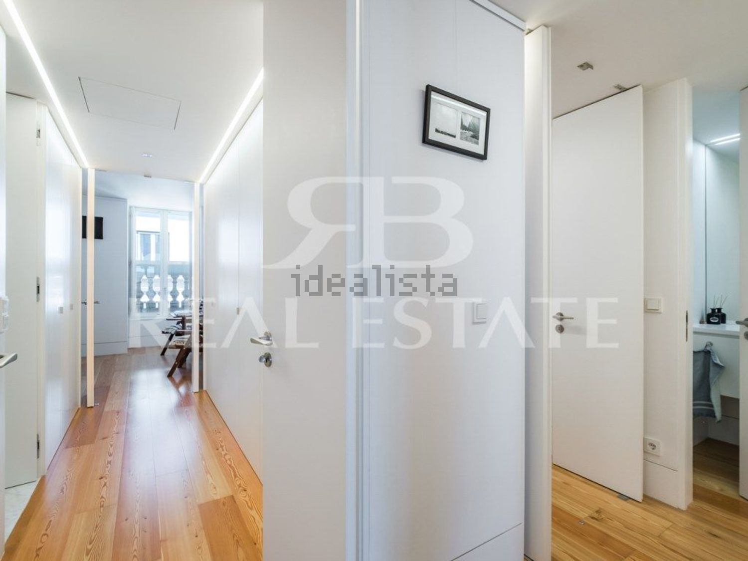 公寓 t3出售在Rua António Maria Cardoso, 11 - 过道