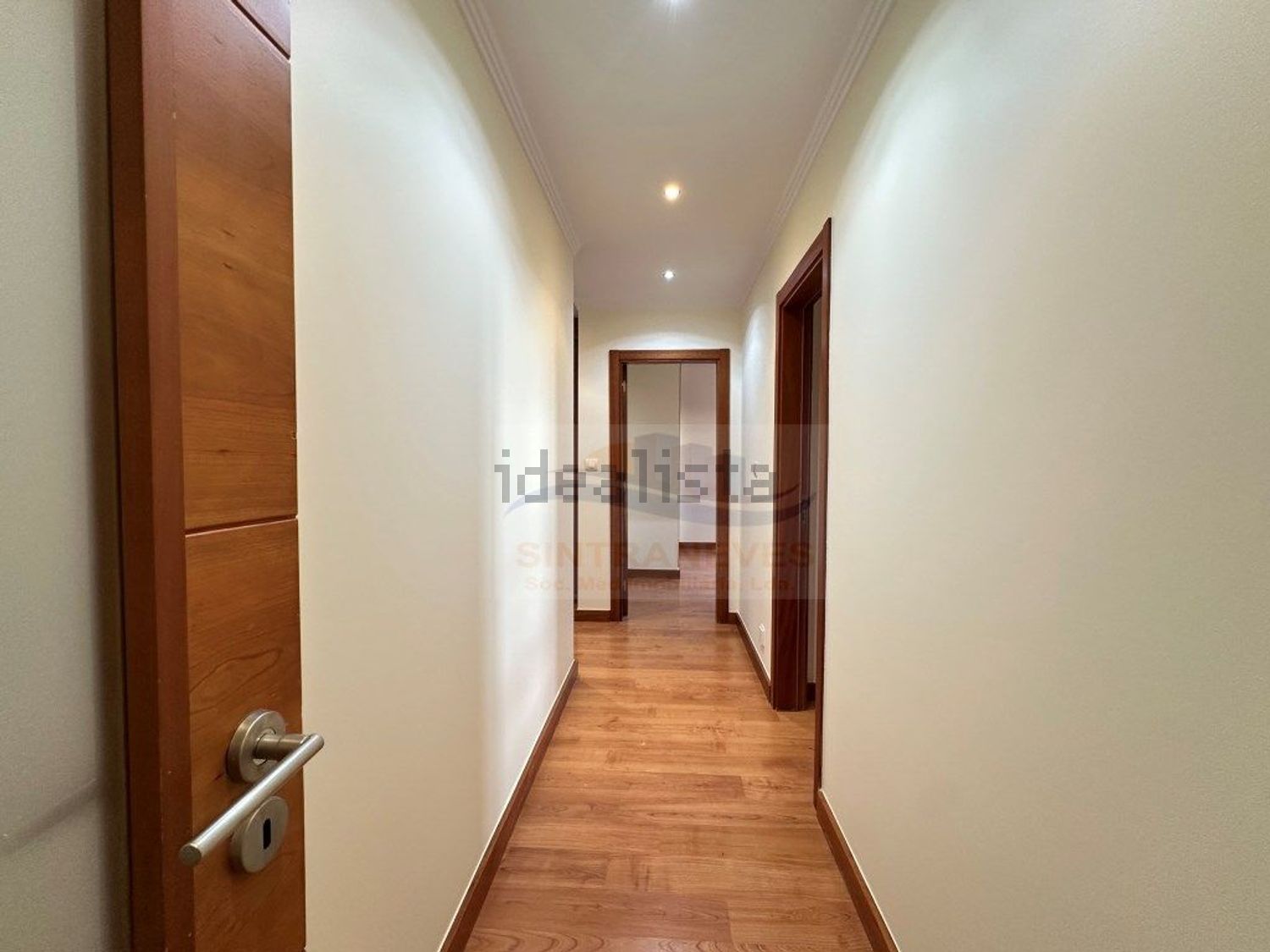 出租公寓 t4在Casal de São Brás - Vila Chã - 过道