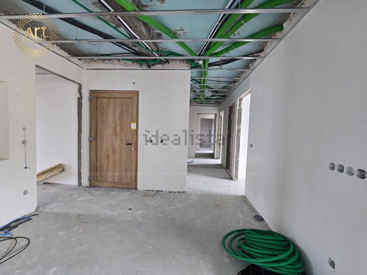 小楼房或独栋别墅出售在Avenida Principal - 前厅