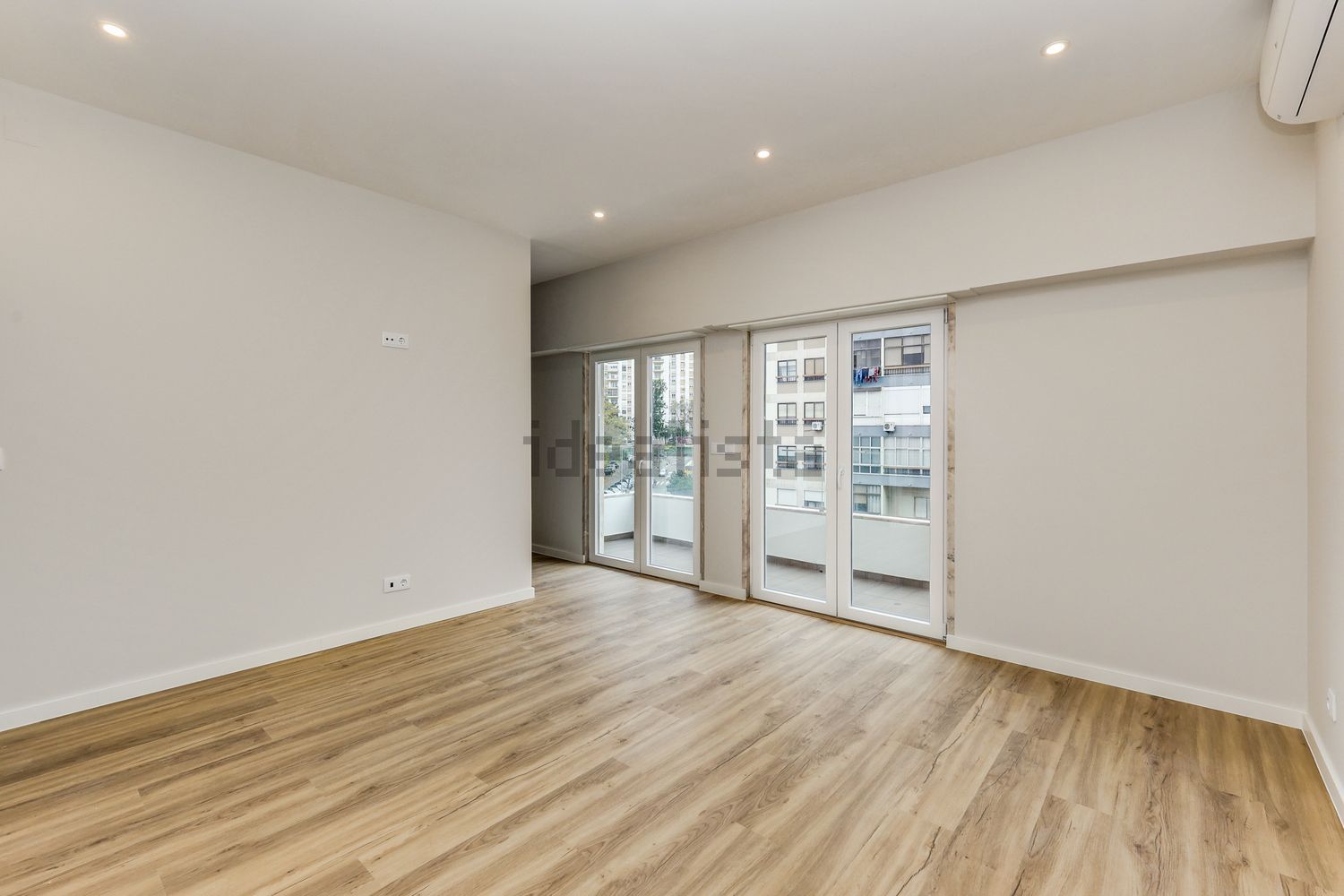 出租公寓 t4在Rua João das Regras, 35 - 卧室