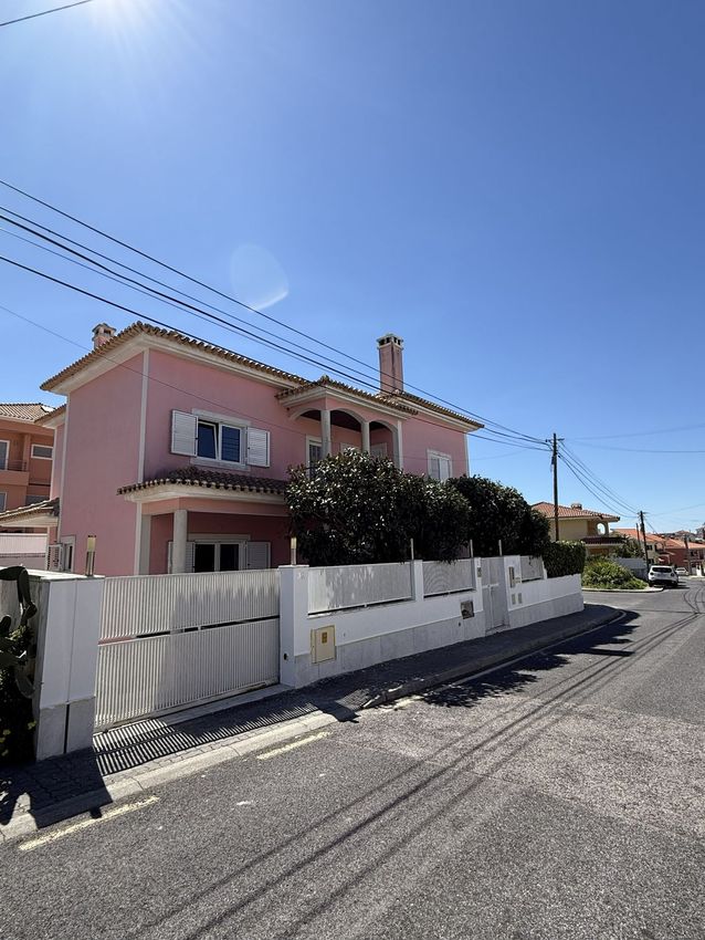 小楼房或独栋别墅出售在Porto Salvo