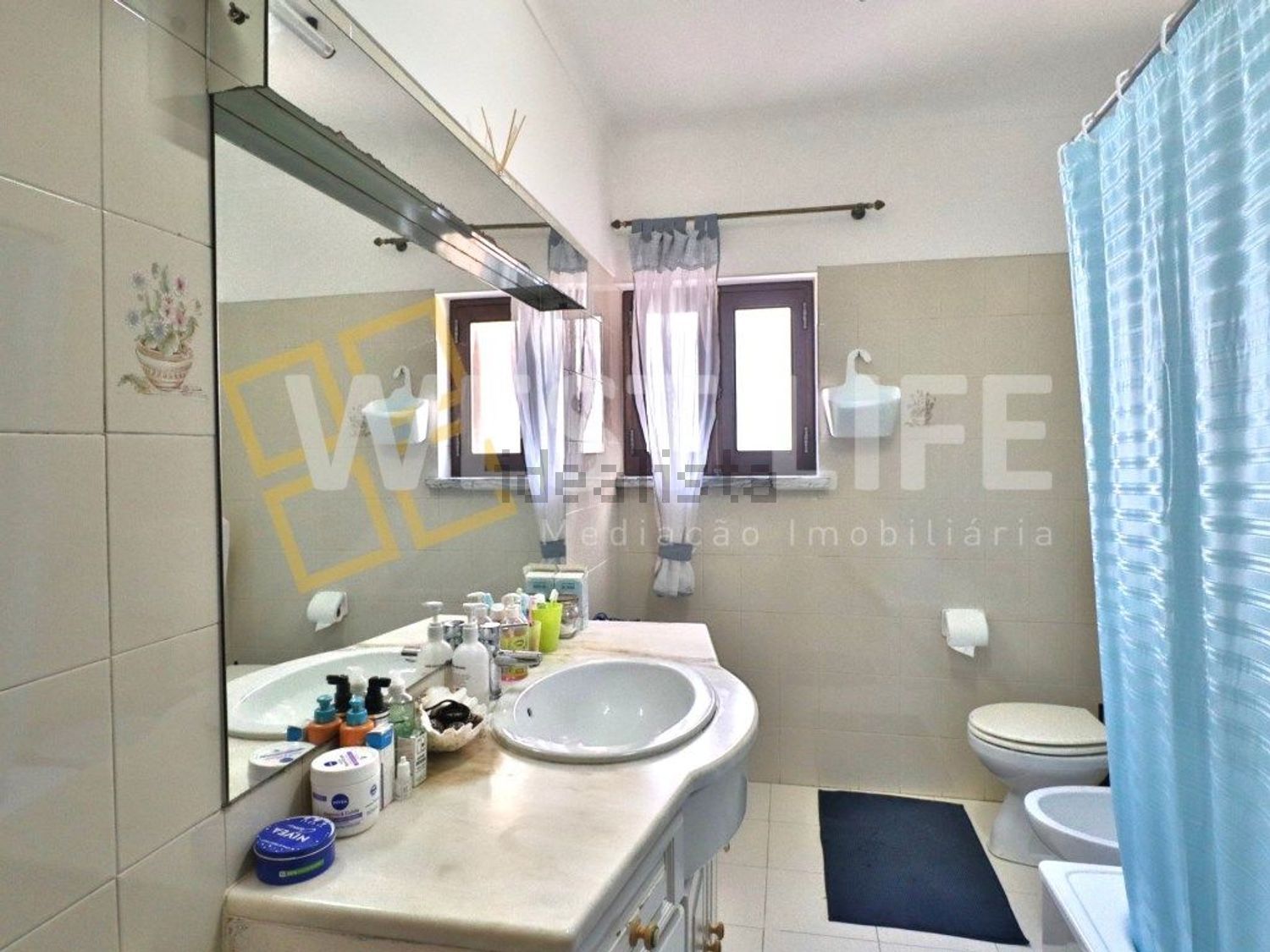 小楼房或独栋别墅出售在Centro - 卫生间