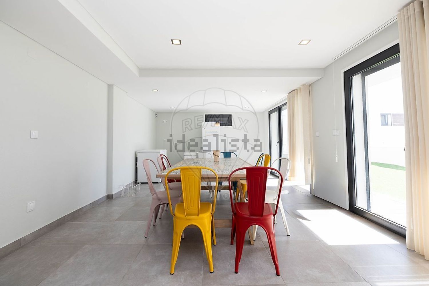 出租小楼房或独栋别墅在Rua Almeida Garrett - 客厅