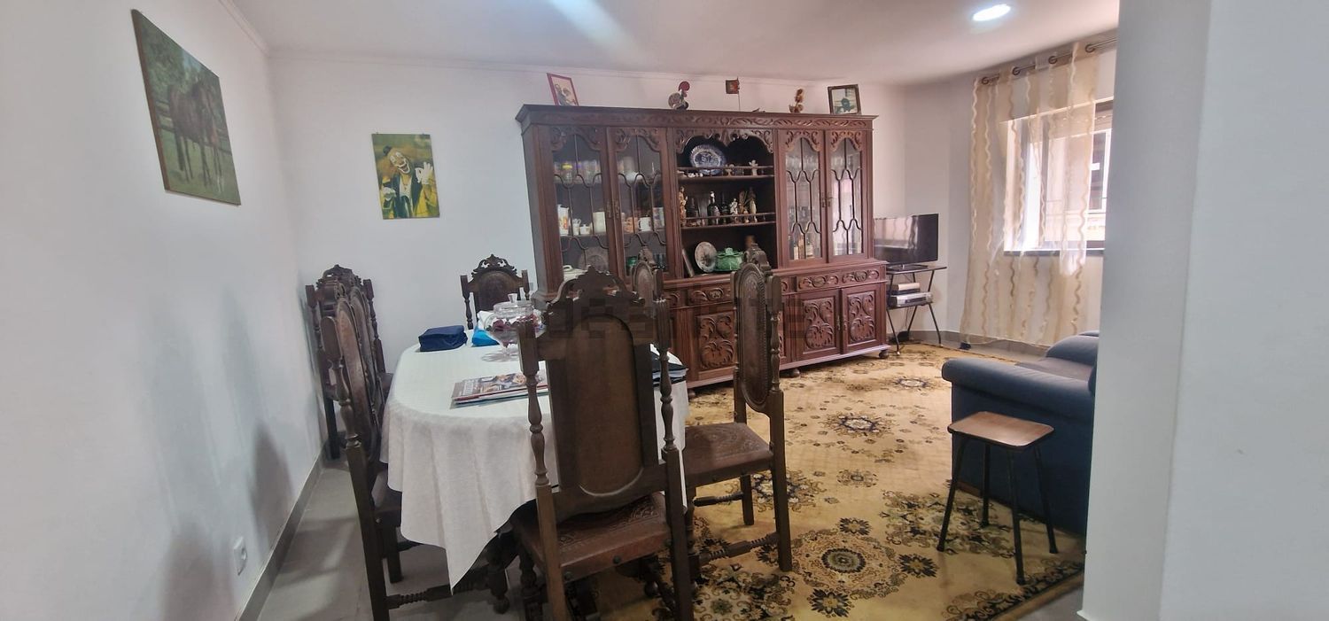 出租公寓 t2在Praça Salgueiro Maia - 客厅