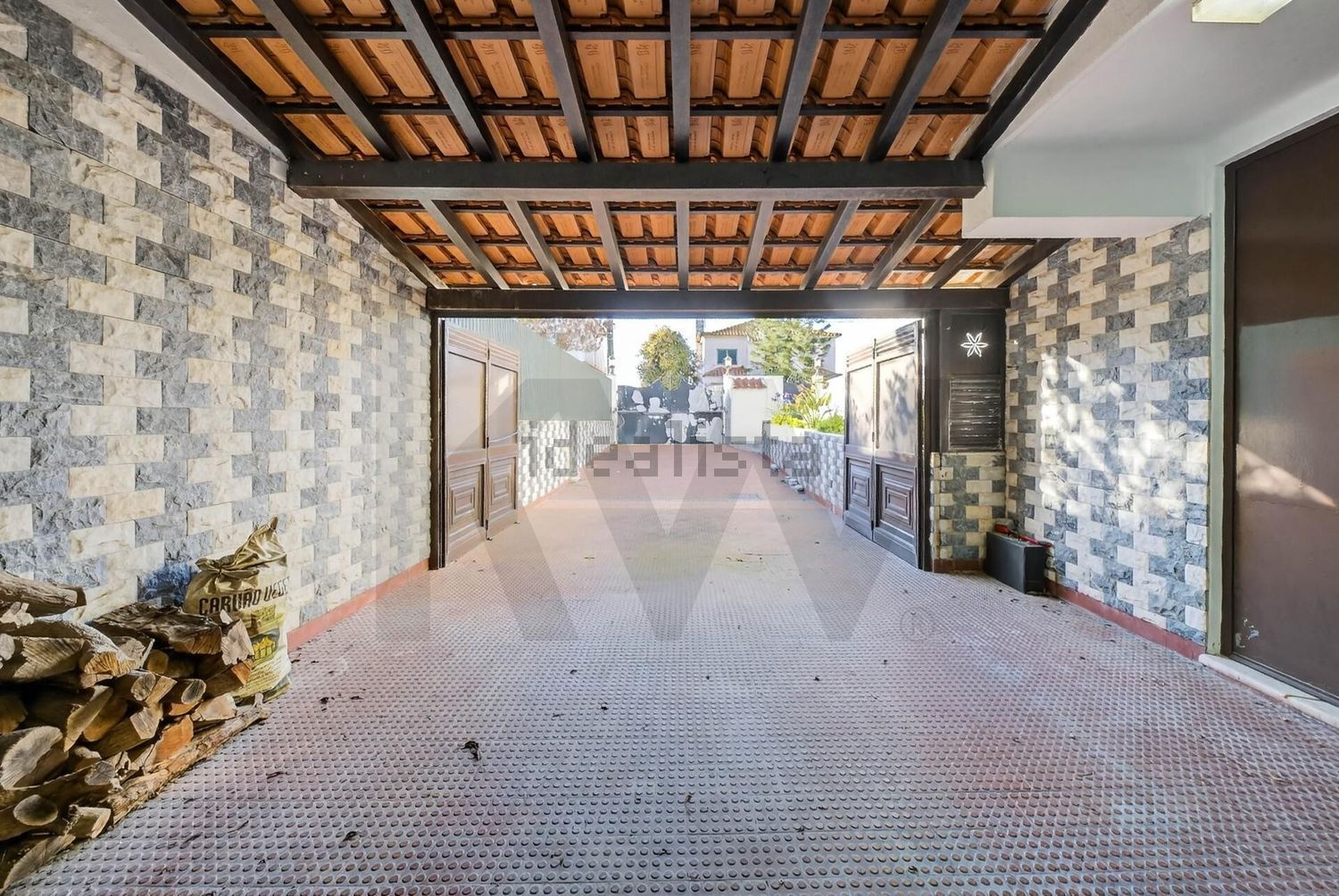 小楼房或独栋别墅出售在Rua da Mesquita s/n - 阳台