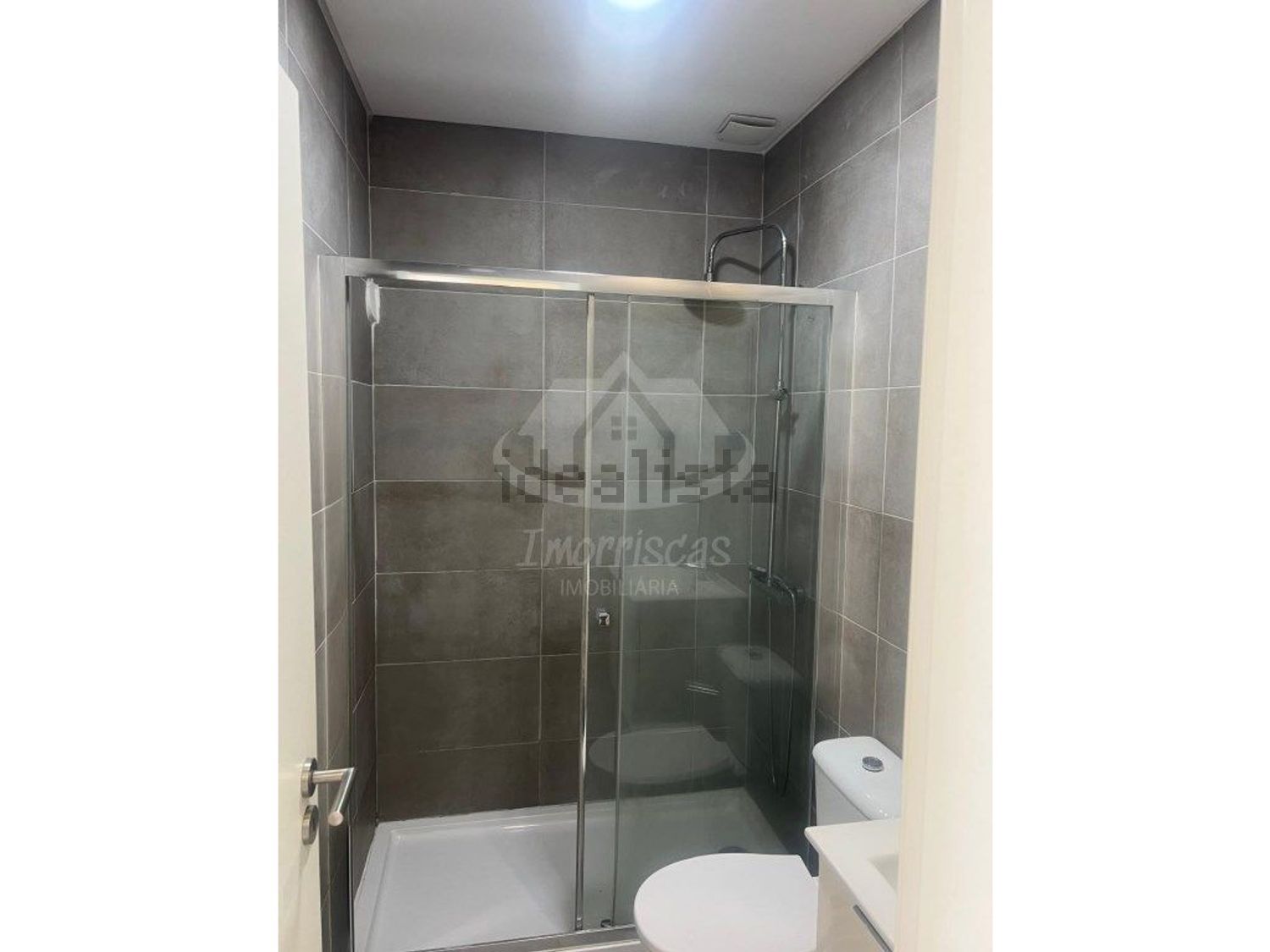 公寓 t2出售在Rua Cidade da Horta, 5 - 卫生间