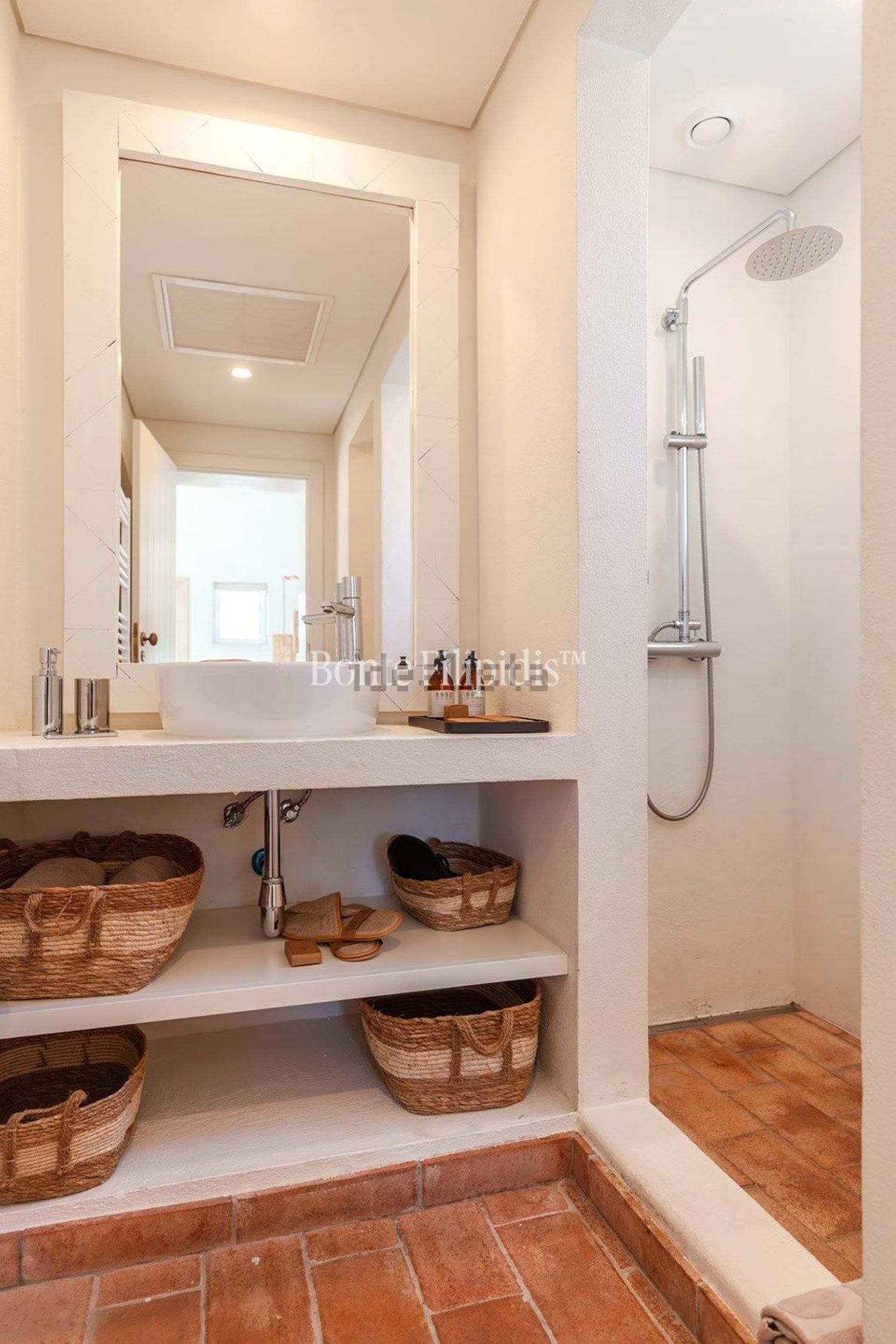 小楼房或独栋别墅出售N261-1, Estrada das Bicas - Authentic Bicas - 卫生间