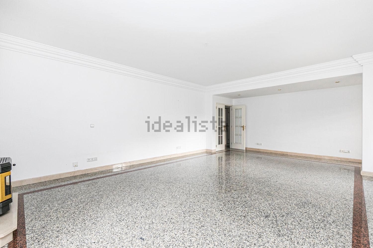 出租公寓 t4在Rua Major Neutel de Abreu - 客厅