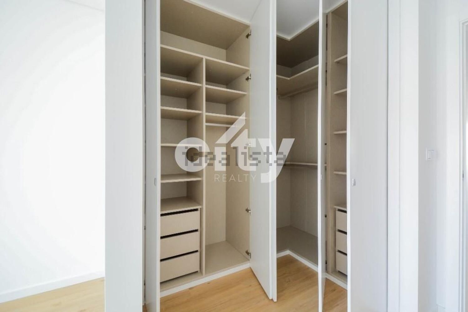 公寓 t3出售在Rua Doutor Sabino Galrão - 试衣间