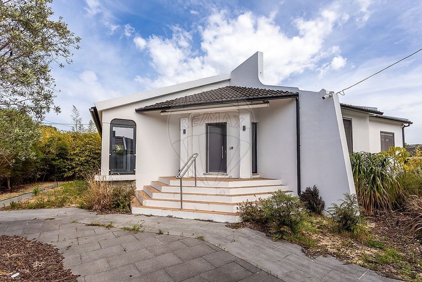 小楼房或独栋别墅出售在Rua Central