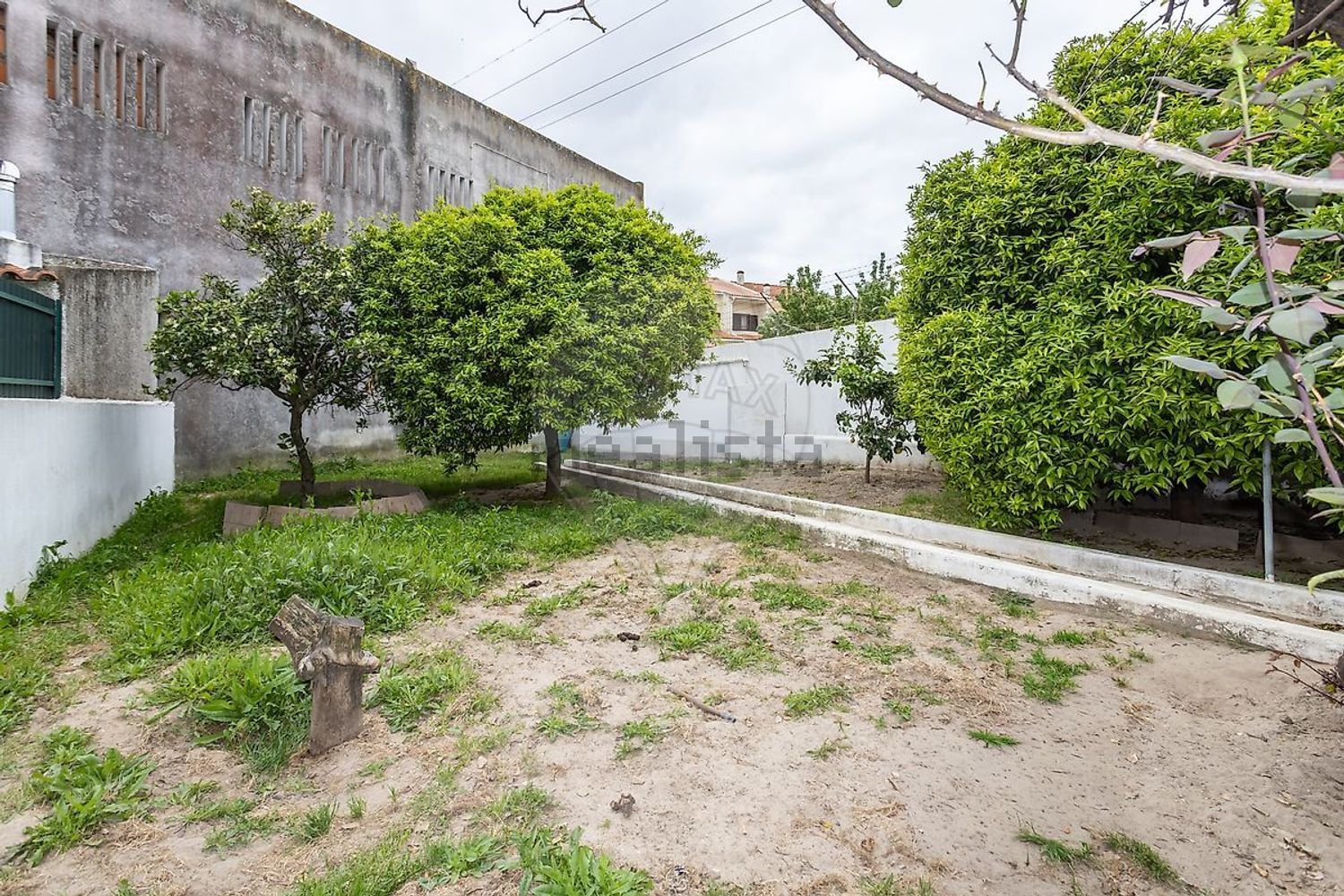 小楼房或独栋别墅出售在Rua José Fontana - 花园