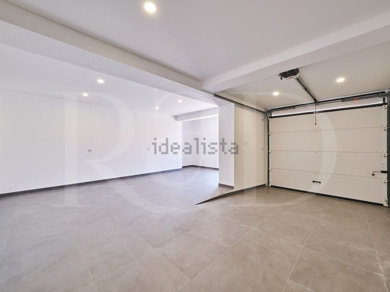 小楼房或独栋别墅出售在Rua do Massapêz, 43 - 停车位