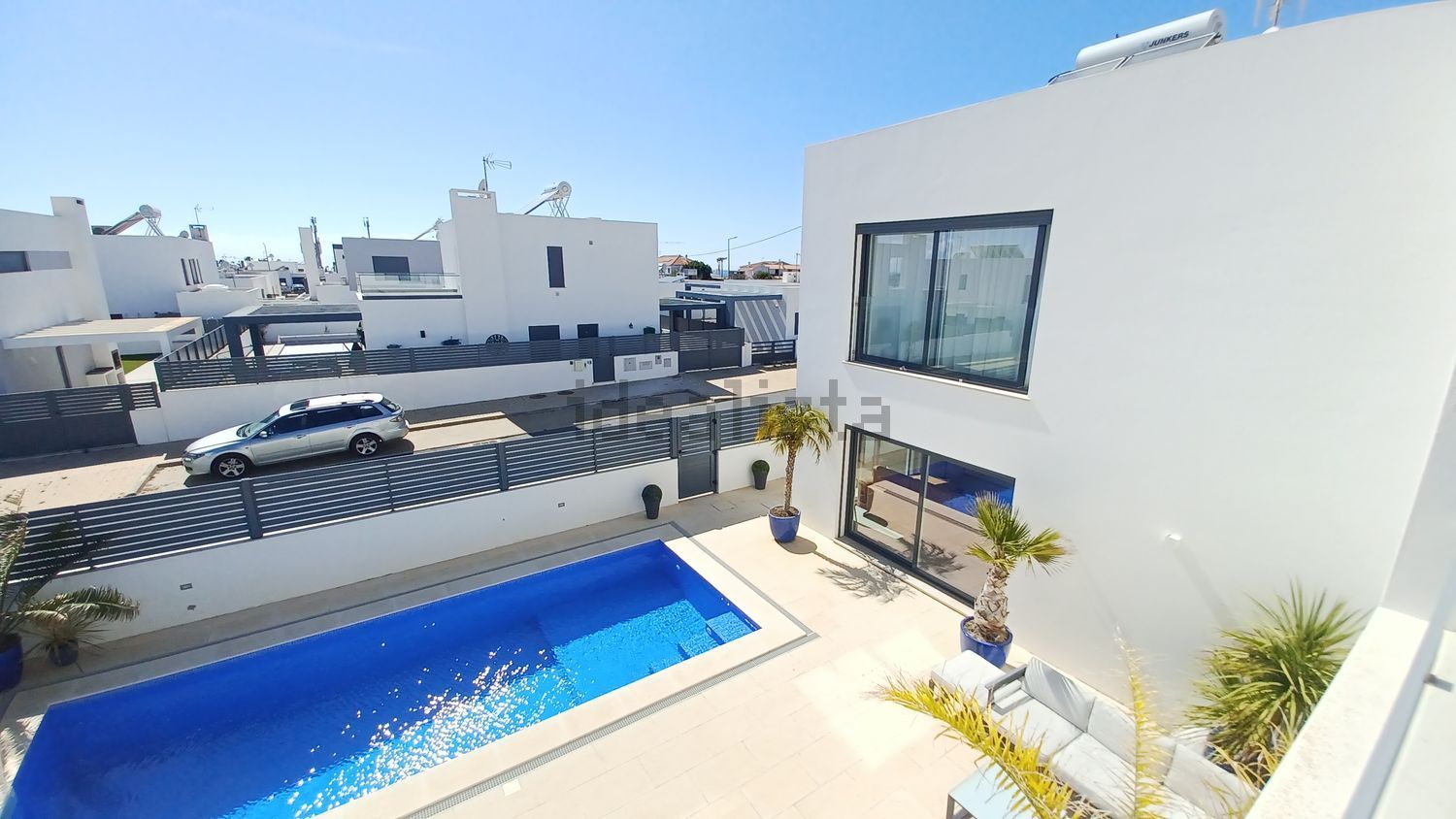 小楼房或独栋别墅出售在Porto Covo - 游泳池