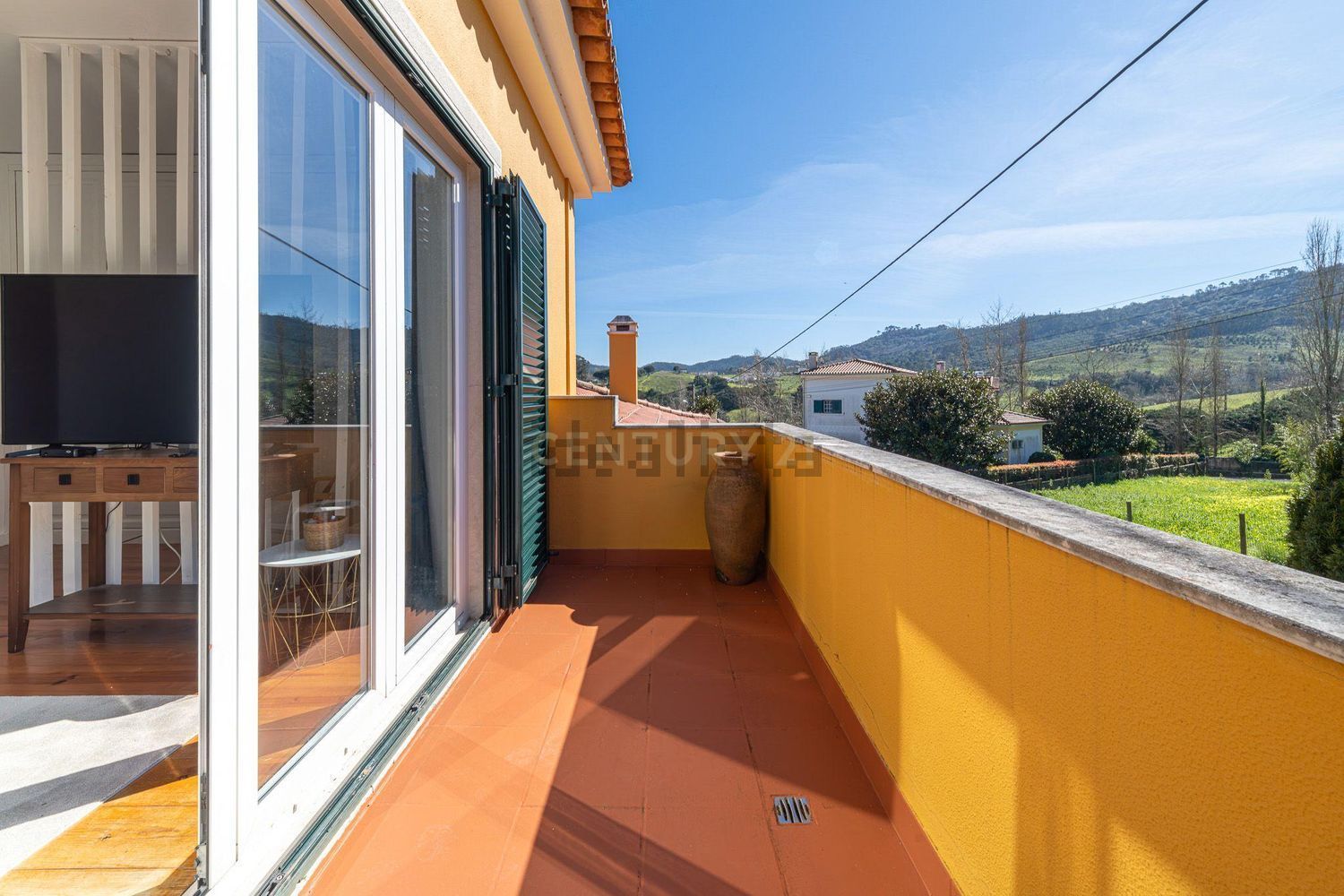 小楼房或独栋别墅出售在Rua da Encosta de São Silvestre, 21 - 阳台