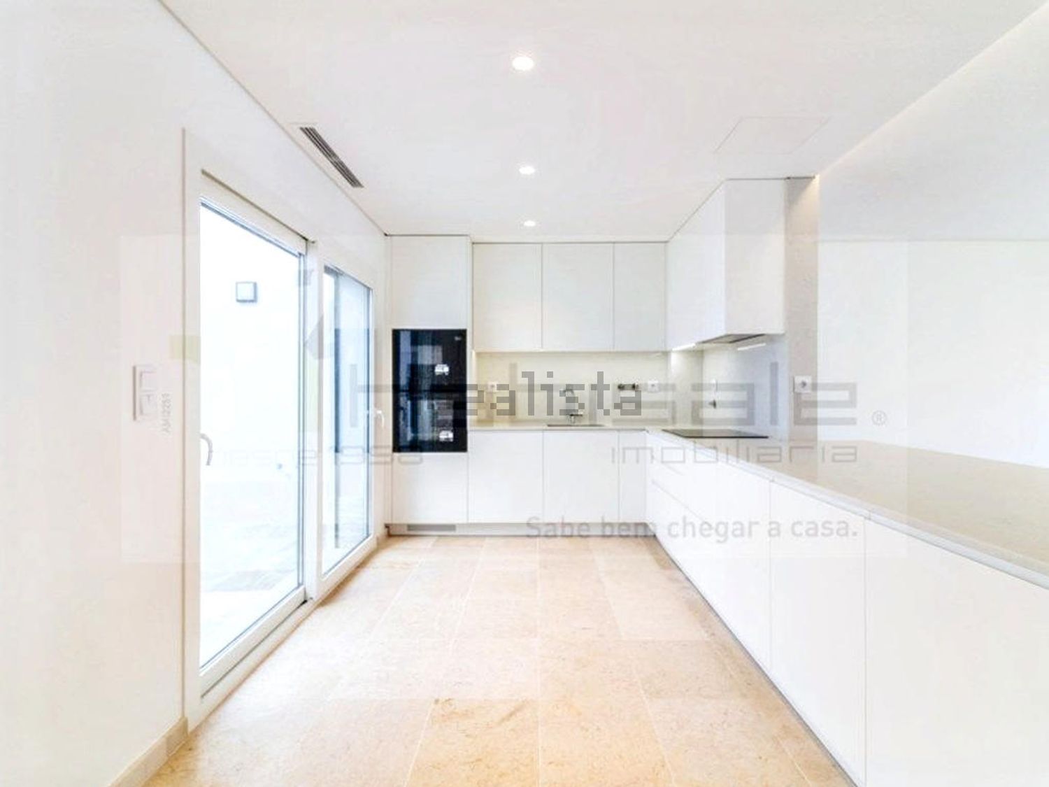 公寓 t4出售在Rua Almirante Gago Coutinho, 58 a - 厨房