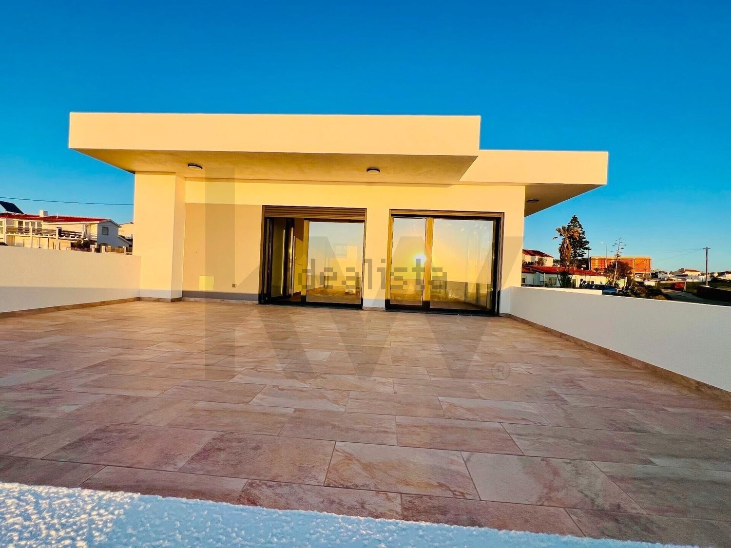 小楼房或独栋别墅出售在Rua das Salemas s/n - 外立面