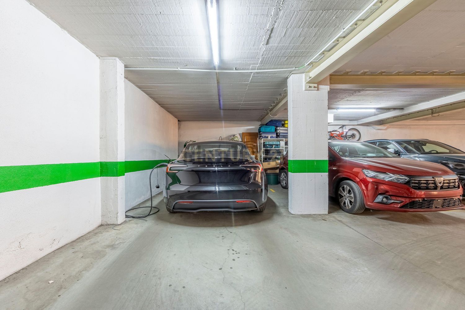 公寓 t4出售在Rua David Mourão-Ferreira s/n - 停车位