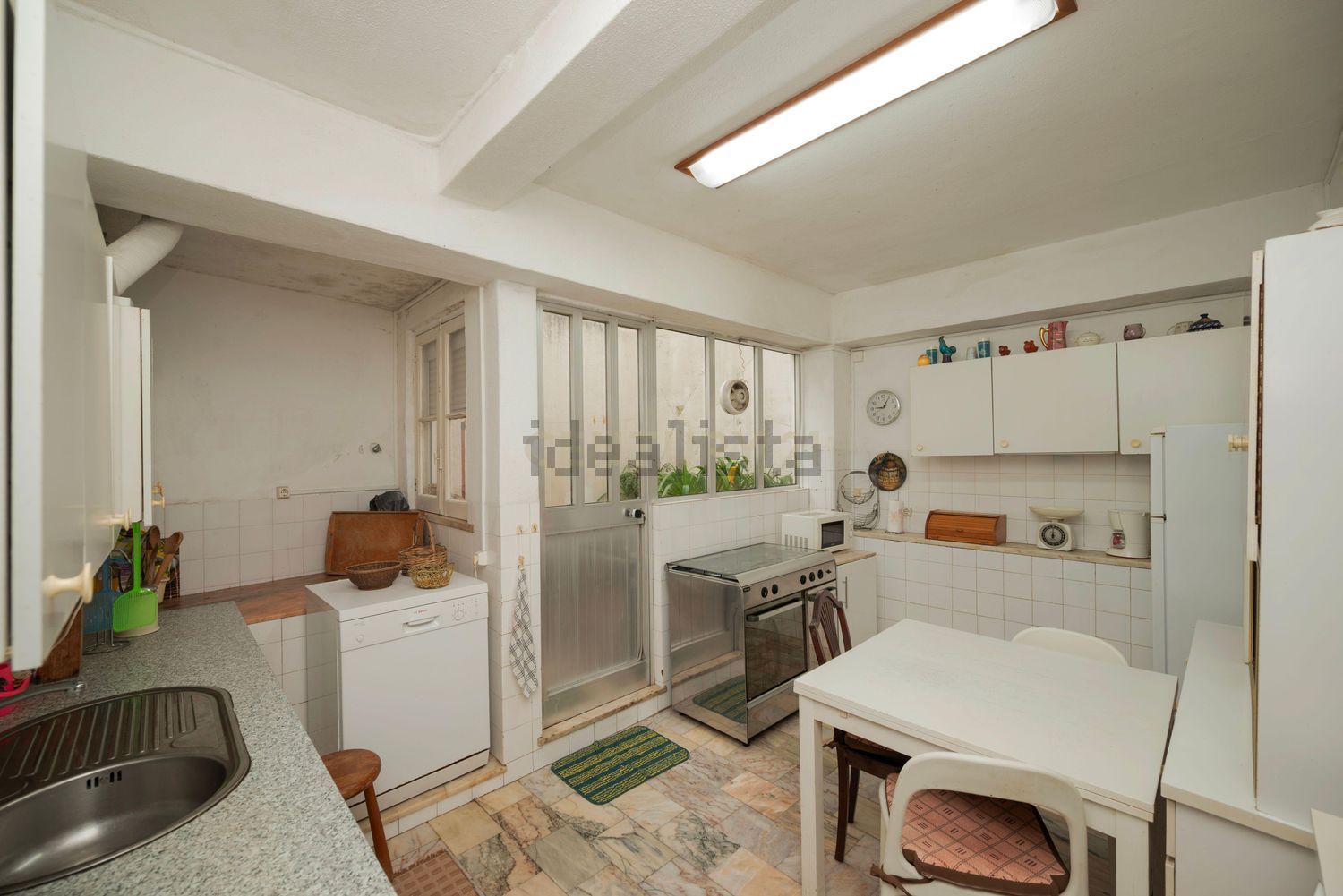 小楼房或独栋别墅出售在Praça Dom Fernando II, 6 - 厨房