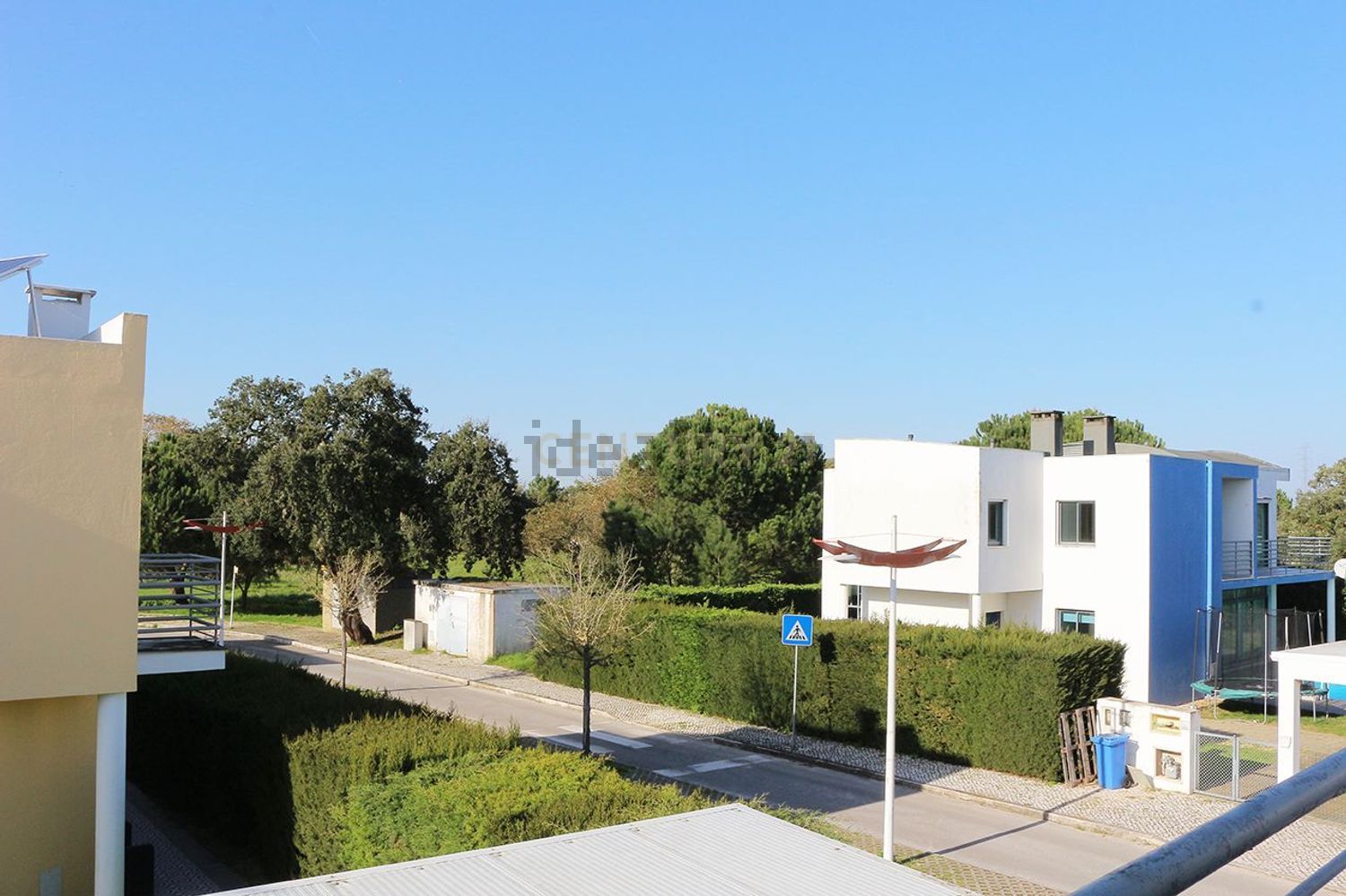 出租小楼房或独栋别墅R. Amadeu de Sousa Cardoso s/n - 外立面