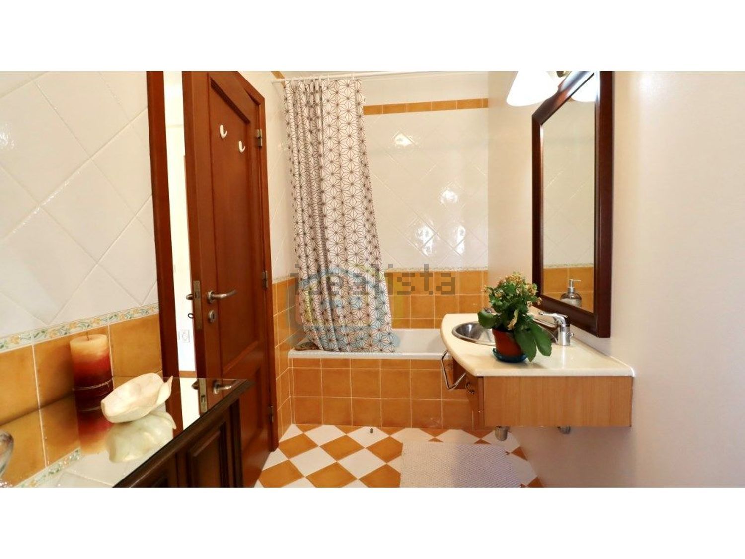 小楼房或独栋别墅出售在Rua Dona Aurélia, 13 - 卫生间